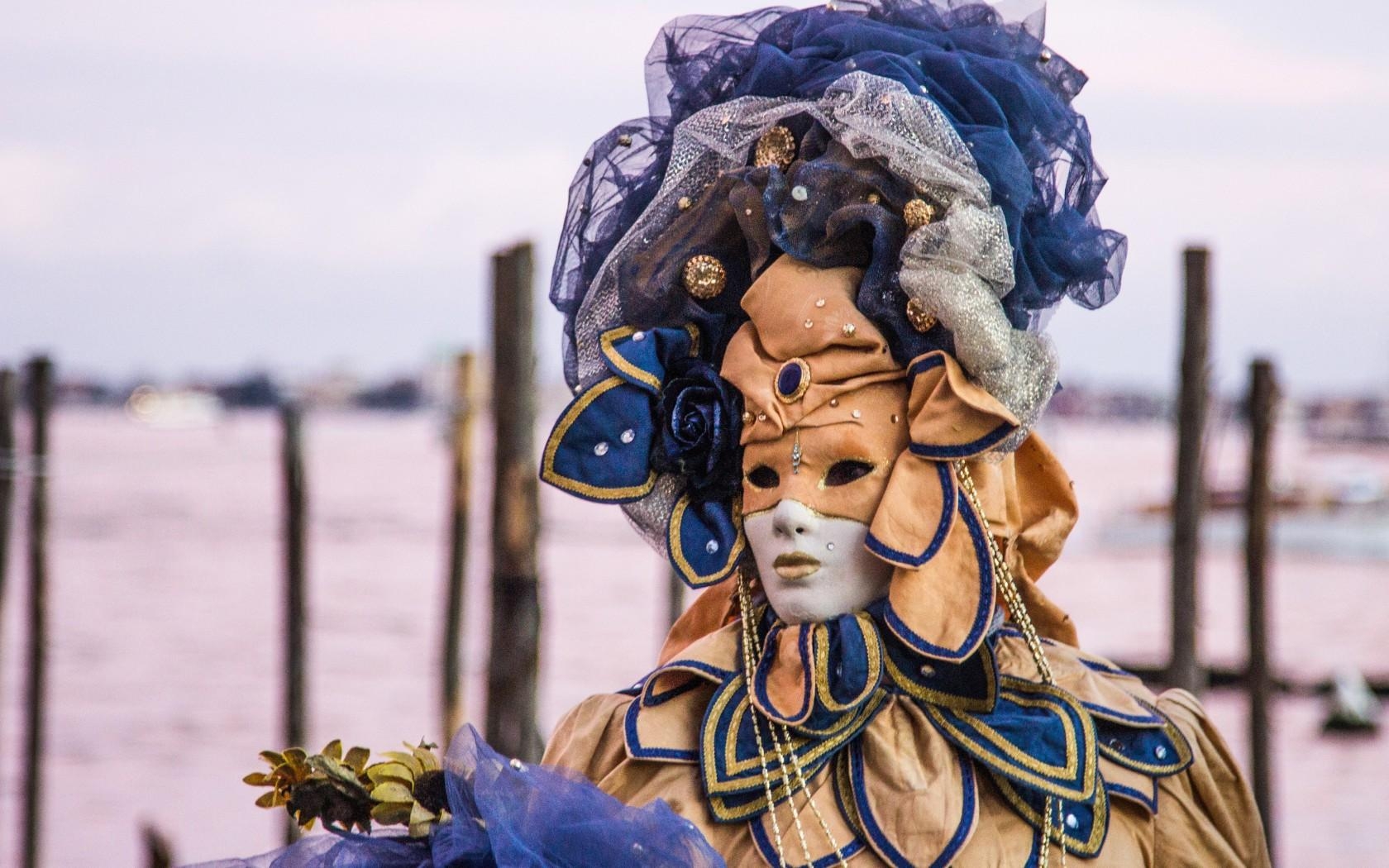 1680x1050 In Picture: 13 Striking Image Of Venice Carnival, Desktop