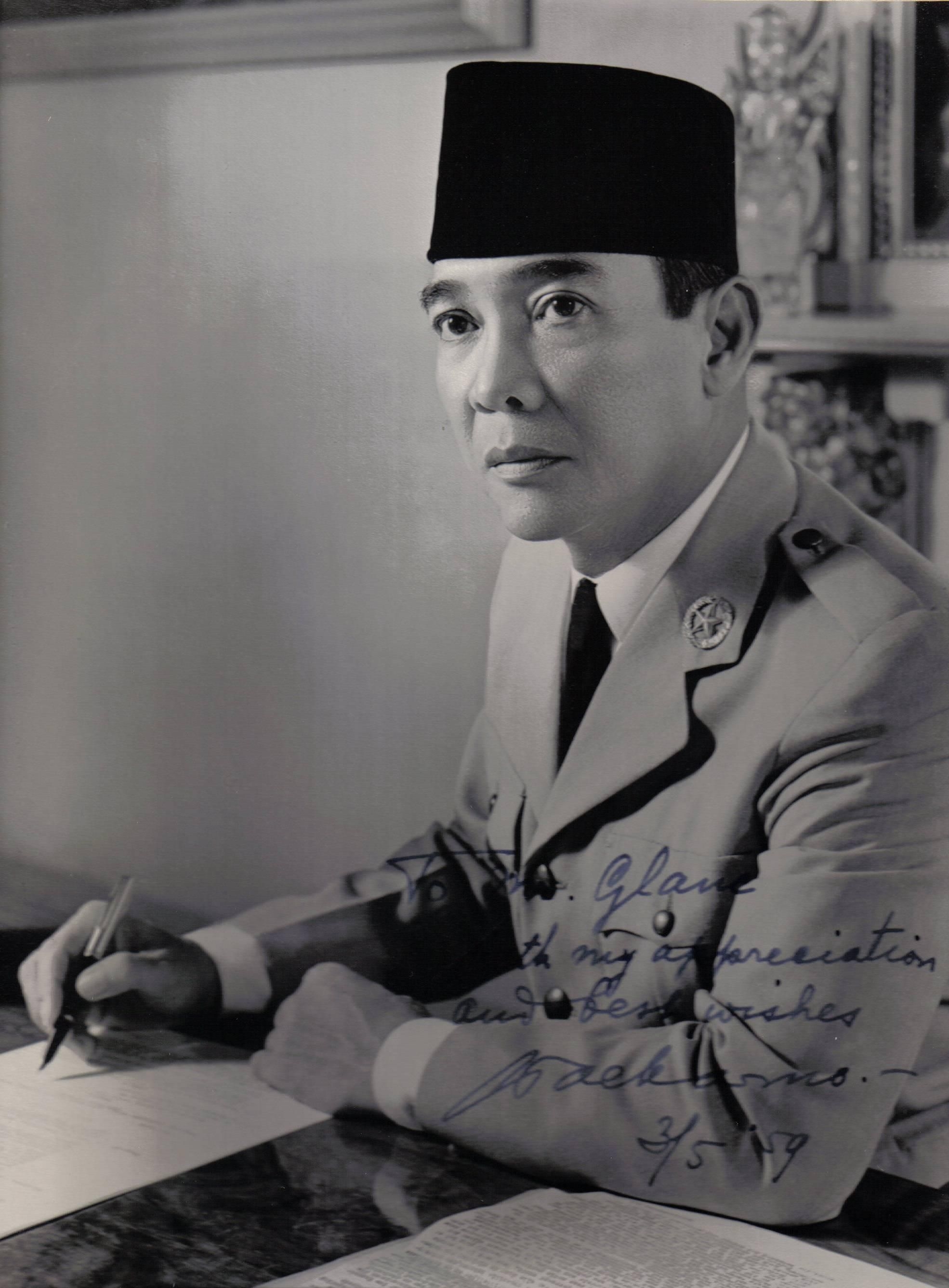 1970x2680 Soekarno Wallpaper Free Soekarno Background, Phone