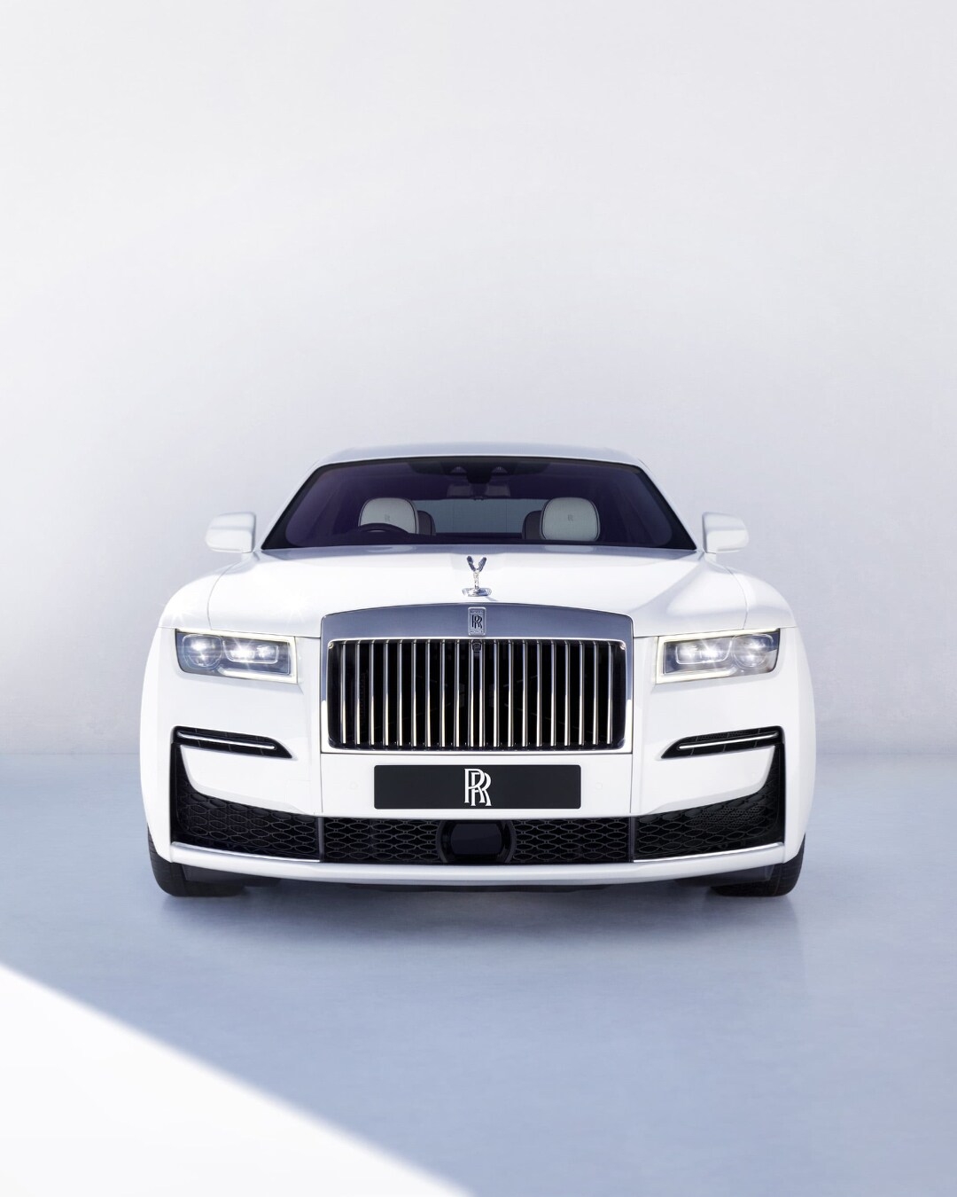 1080x1350 Rolls Royce Ghost. MAG Luxury Group, Phone