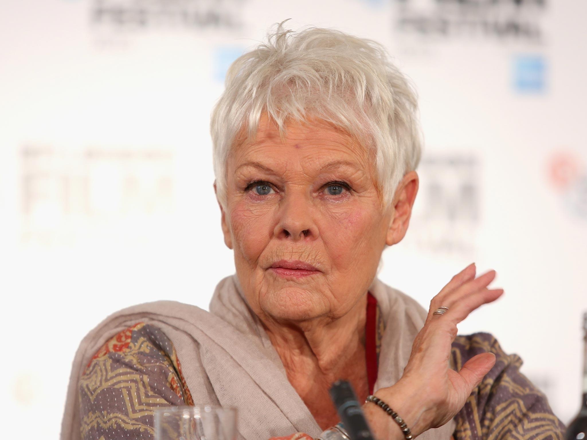 2050x1540 Judi Dench can't read scripts because of failing eyesight, Desktop