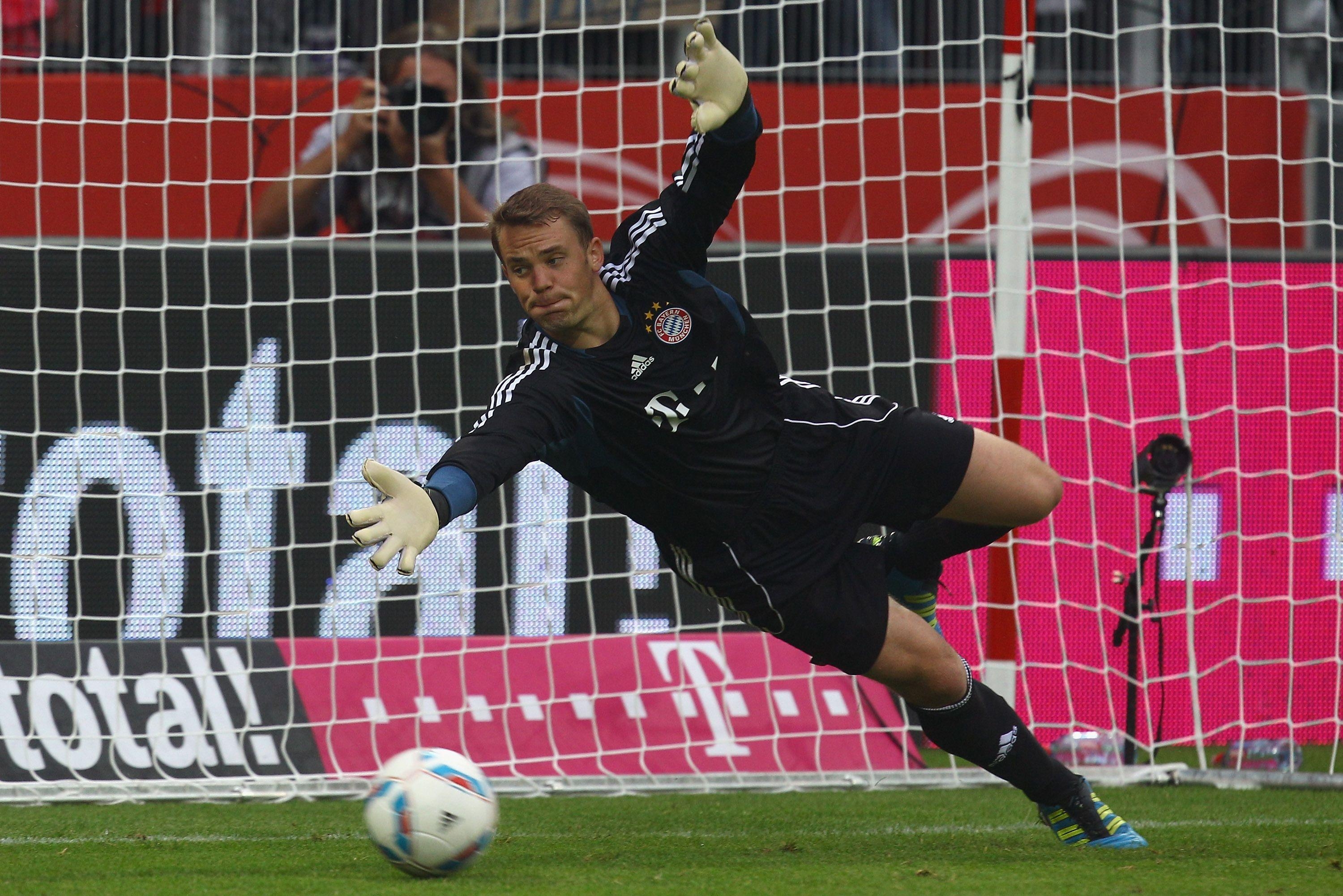 3000x2010 The football player of Bayern Manuel Neuer catching a ball, Desktop