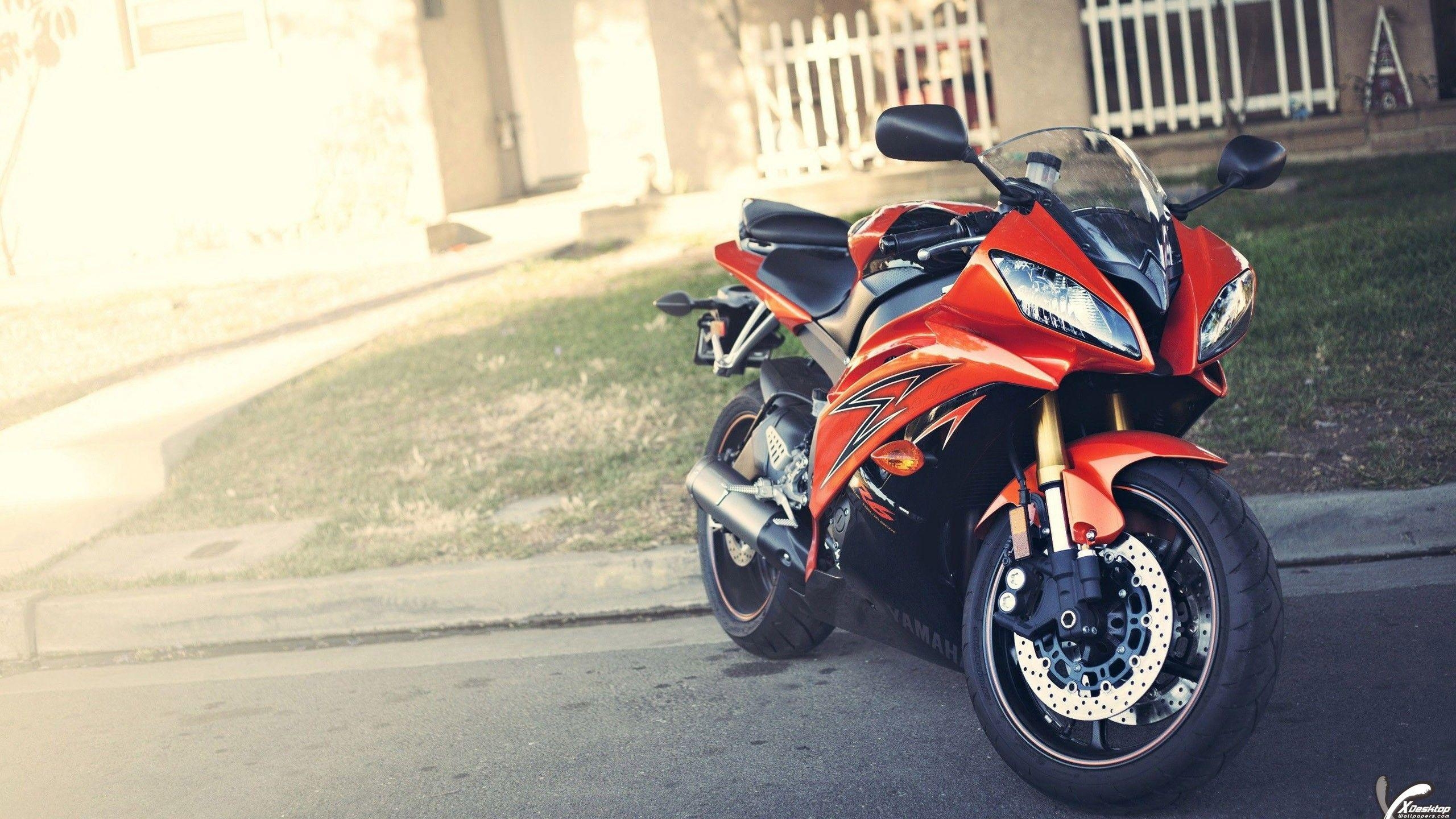 2560x1440 Standing On Roadside 2014 Yamaha YZF R6 In Orange Wallpaper, Desktop