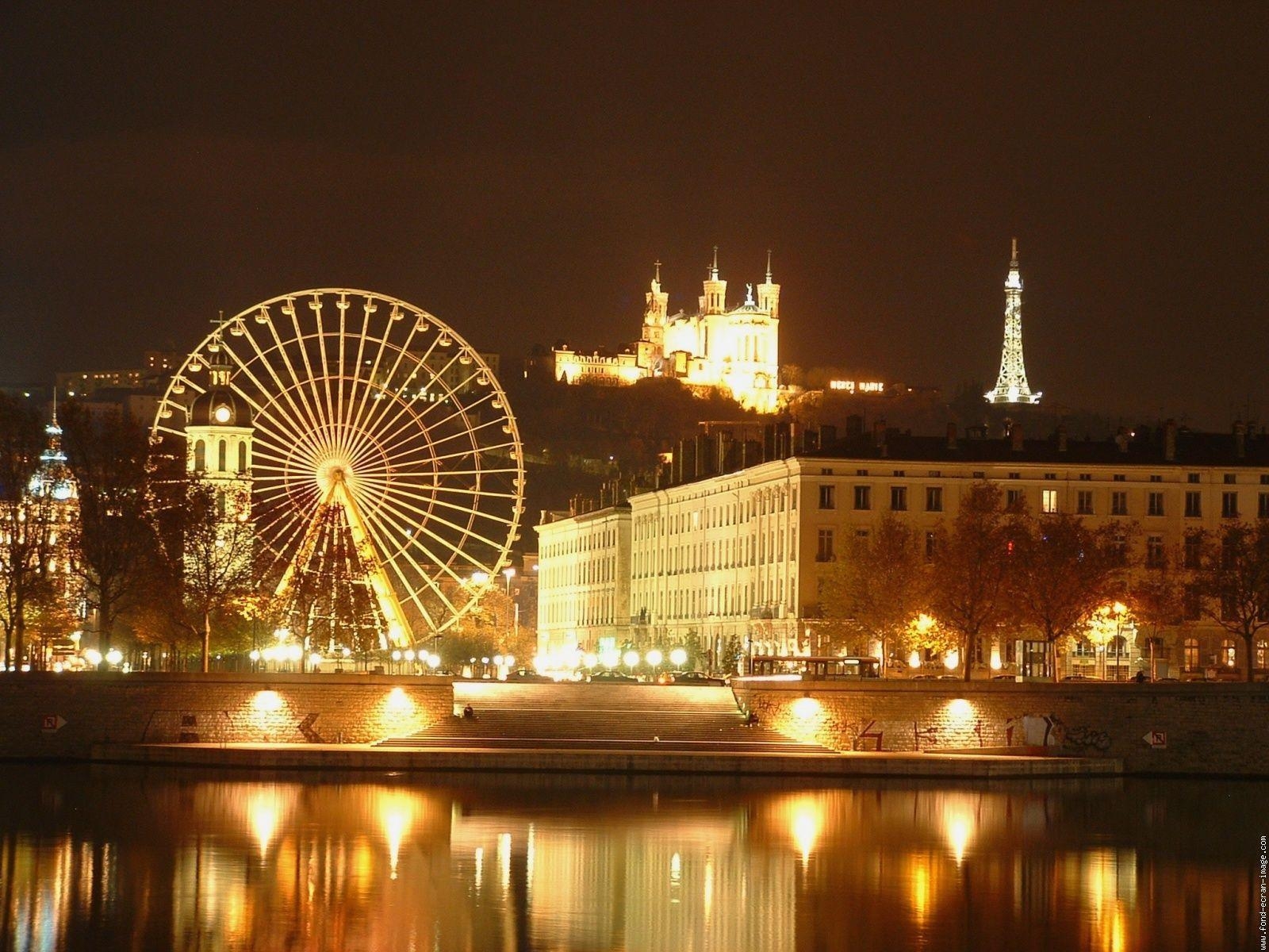 1600x1200 Ferris Wheel in Lyon, France wallpaper and image, Desktop