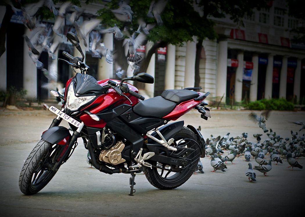 1050x750 Bajaj Pulsar 200 Ns Anahtarlik Kirmizi Picture to pin, Desktop