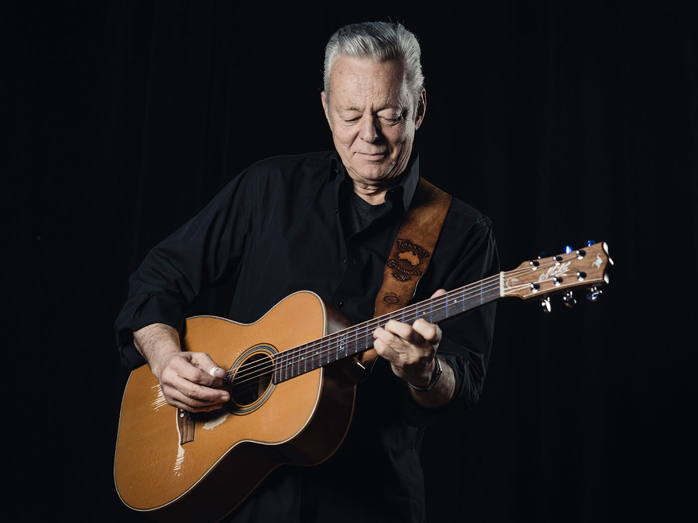 1400x1050 Tommy Emmanuel on recording his new album, Desktop