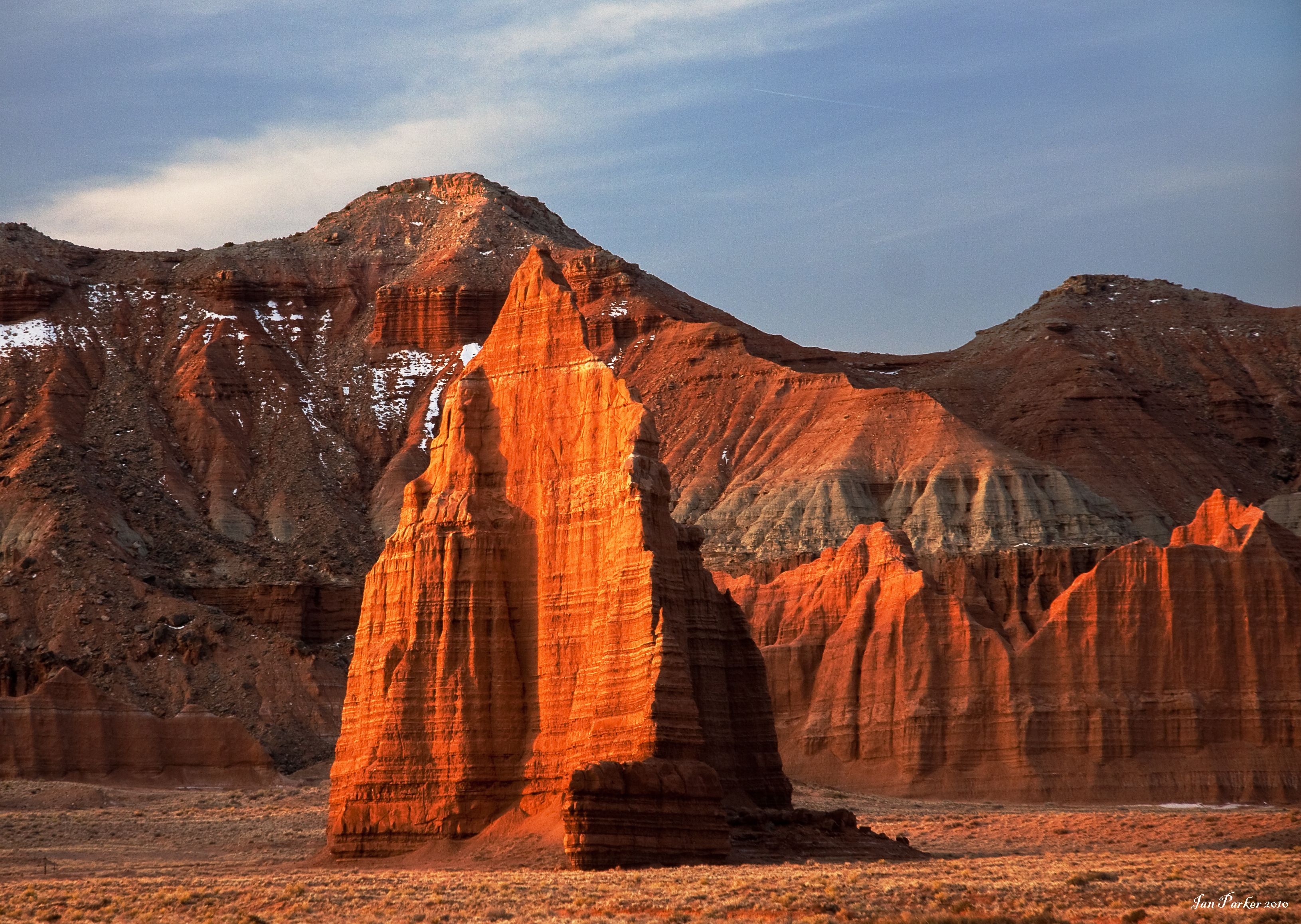 3260x2320 Evanescent Light, Capitol Reef, Desktop