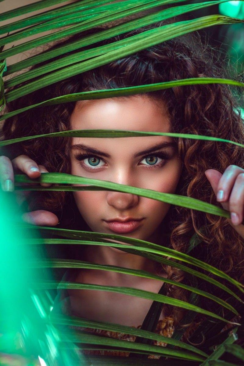 800x1200 Sofie Dossi wallpaper, Phone