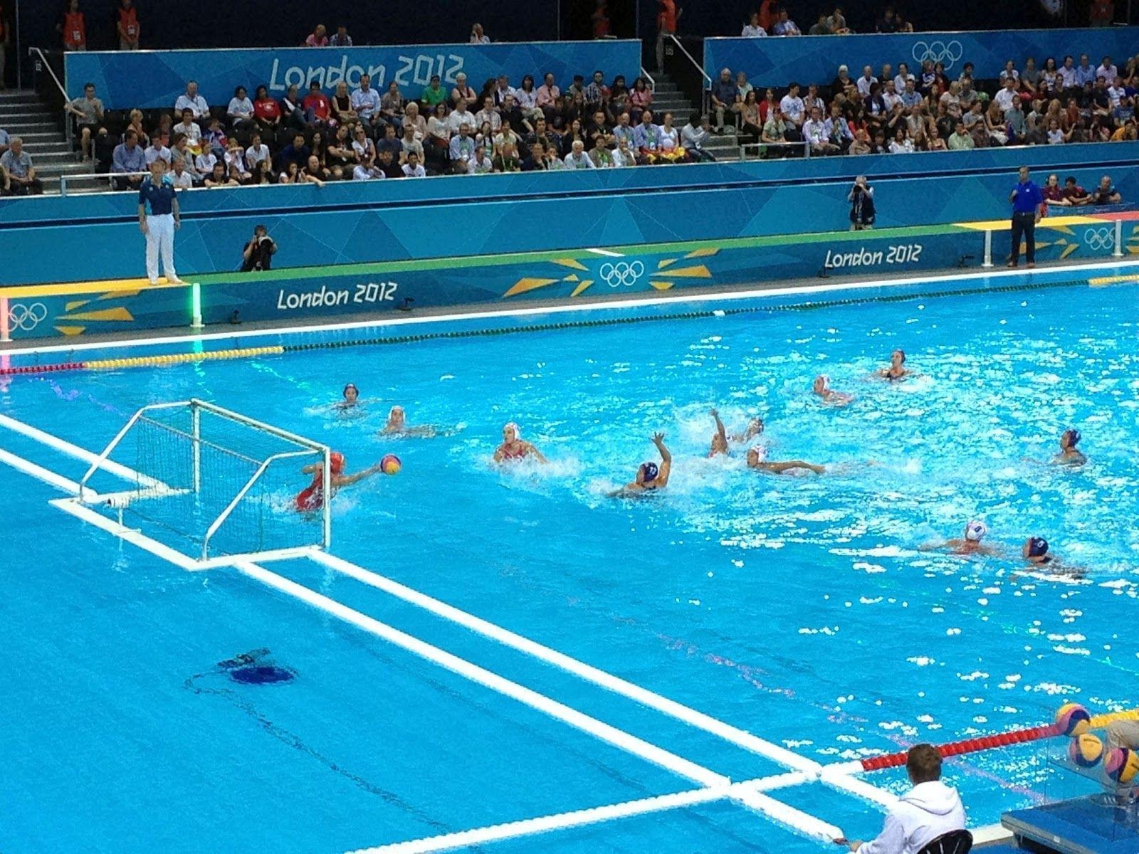 1600x1200 blonde honey: London 2012: Water polo at Olympic Park, Desktop