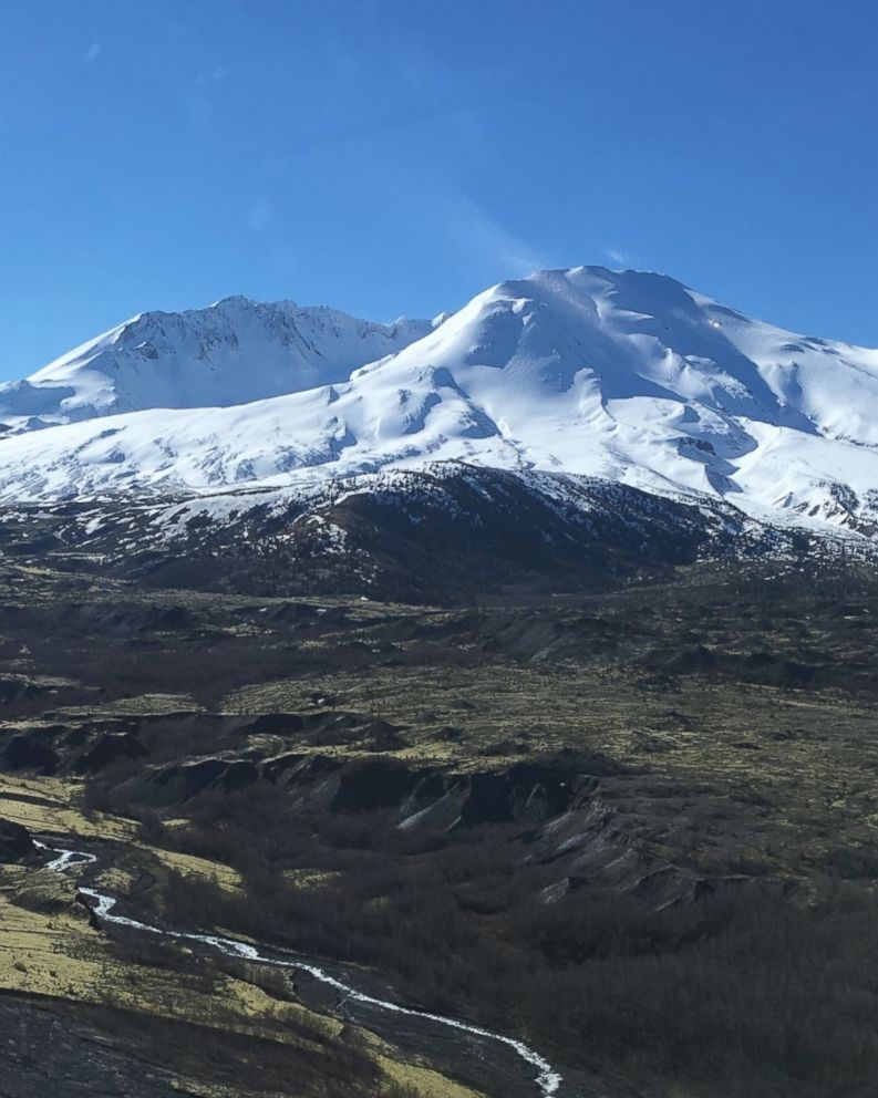 800x1000 Decades after catastrophic 1980 eruption, Mount St. Helens is, Phone