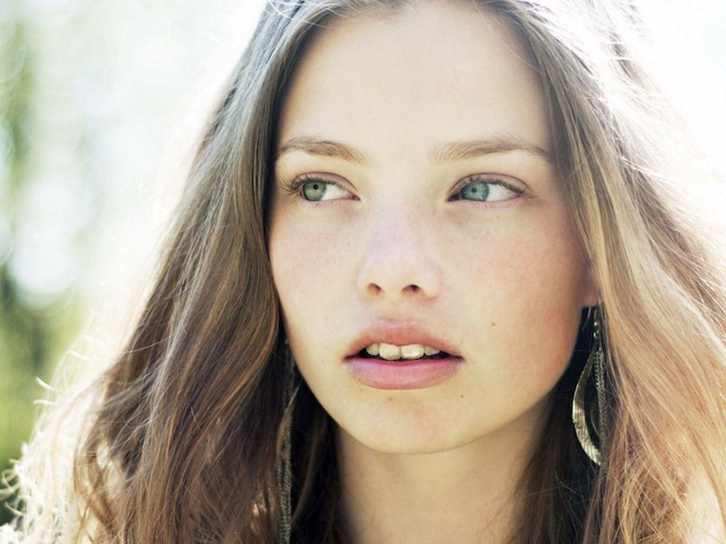 1030x770 mydeeduniverse: Kristine Froseth. Girls. Beauty, Beauty women, Model, Desktop