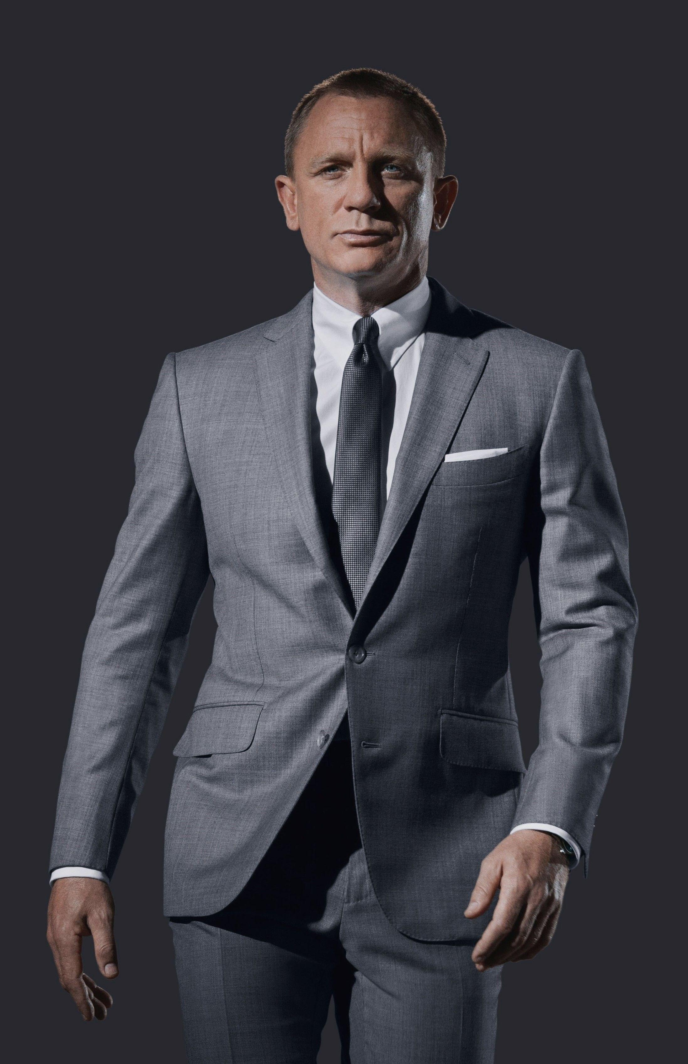 2200x3390 Daniel Craig Wallpaper HD Download, Phone