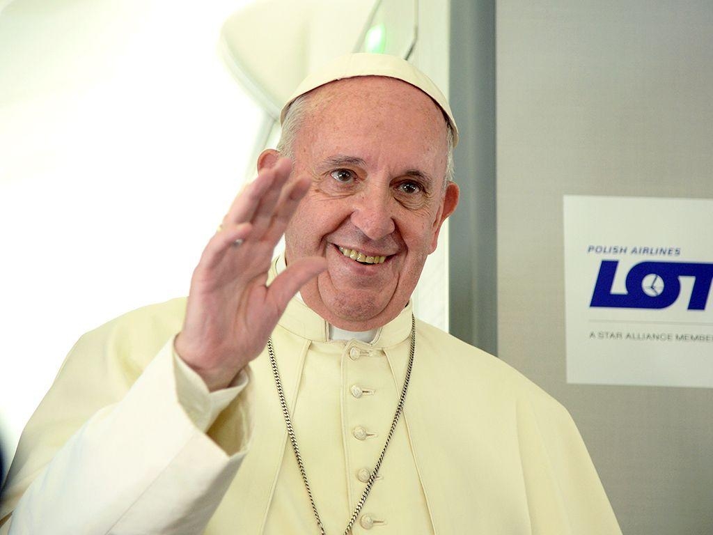 1030x770 Pope Francis Is Treating Rome's Homeless to Pizza and a Day, Desktop