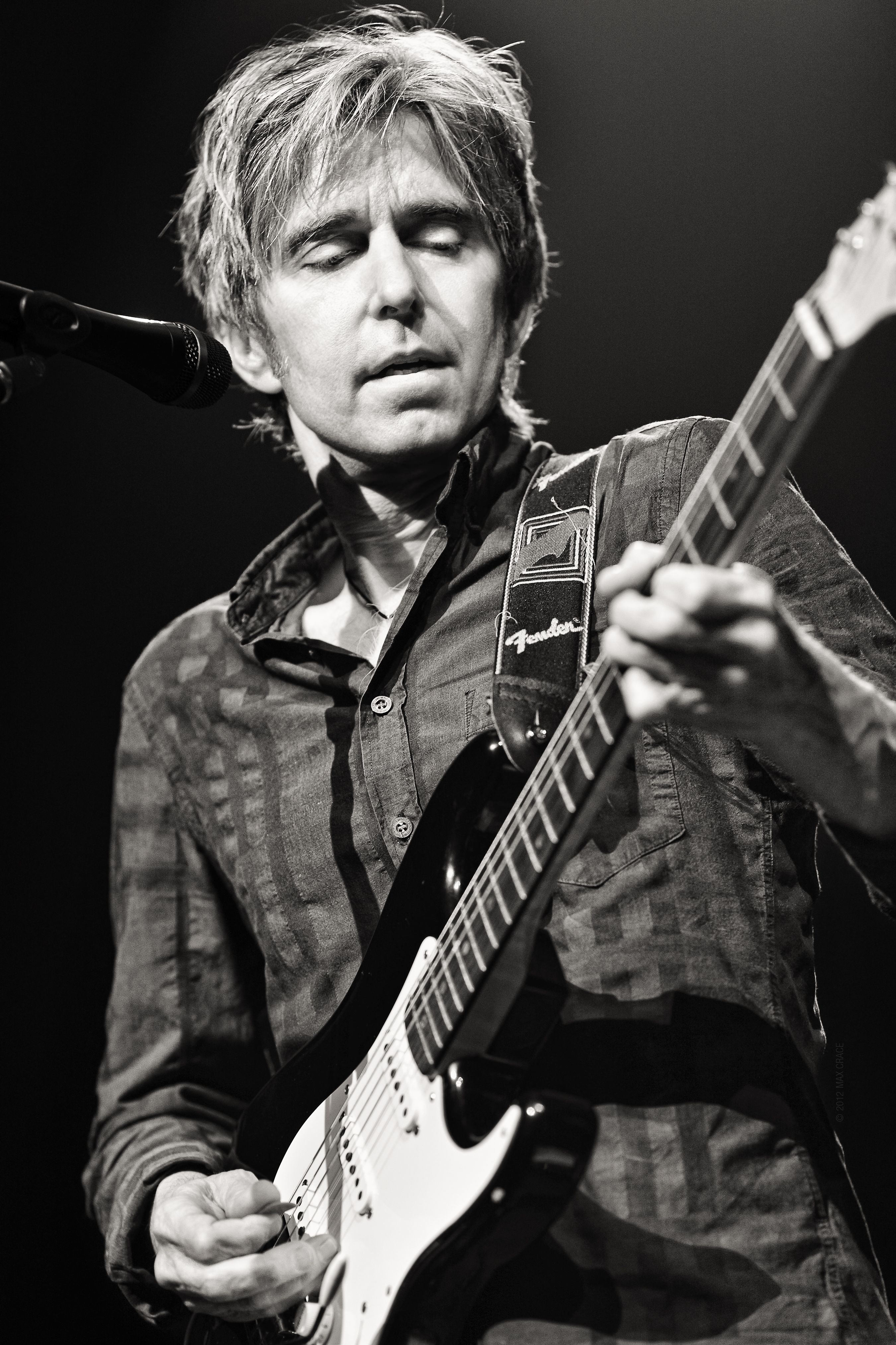 2700x4050 3938x2625px 2923.83 KB Eric Johnson, Phone