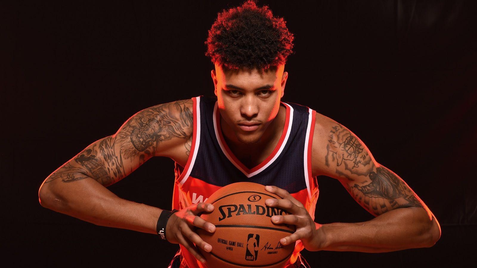 1600x900 Kelly Oubre Jr. Makes This Pregame Alley Oop Look Too Easy, Desktop