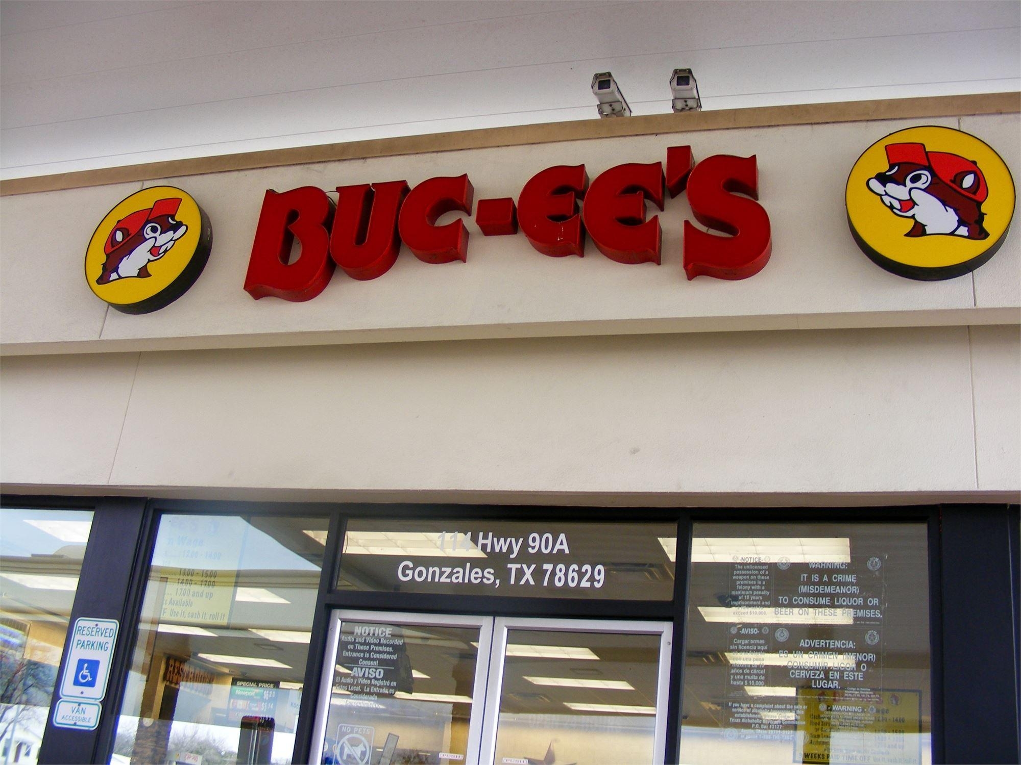 2000x1500 Buc Ee's, Desktop