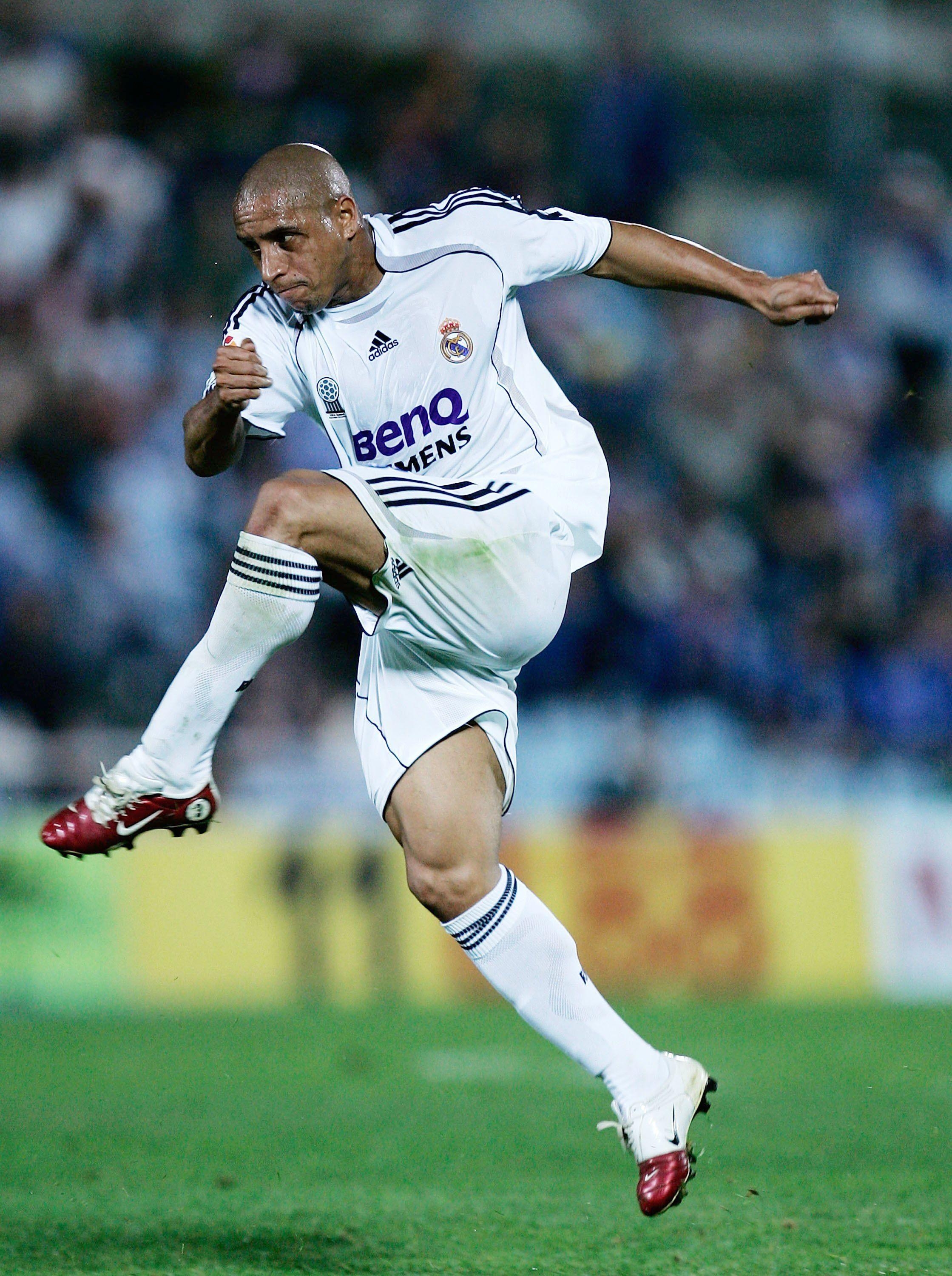 2240x3000 Roberto Carlos (Brazil)ão São João, Atlético Mineiro, Phone