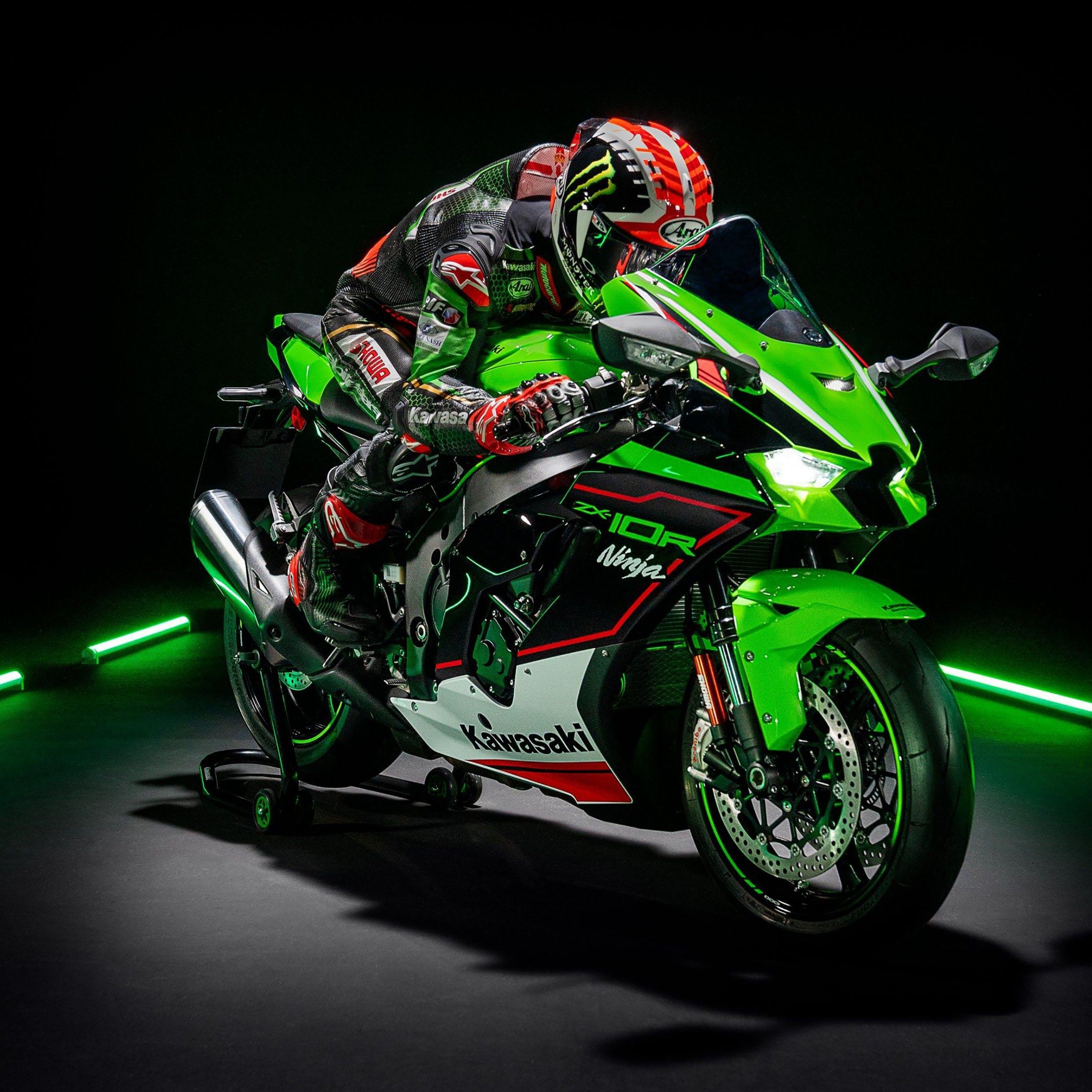 2740x2740 Kawasaki Ninja ZX 10R 4K Wallpaper, Sports Bikes, Black Background, Biker, Bikes, Phone