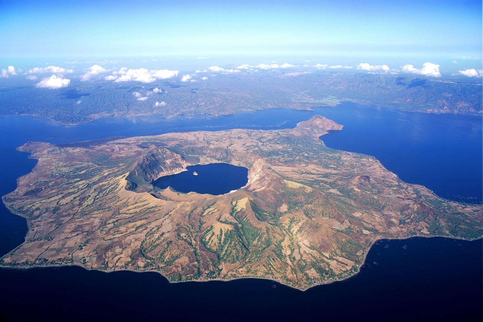 1600x1070 Philippines Tagaytay Taal Volcano, Desktop