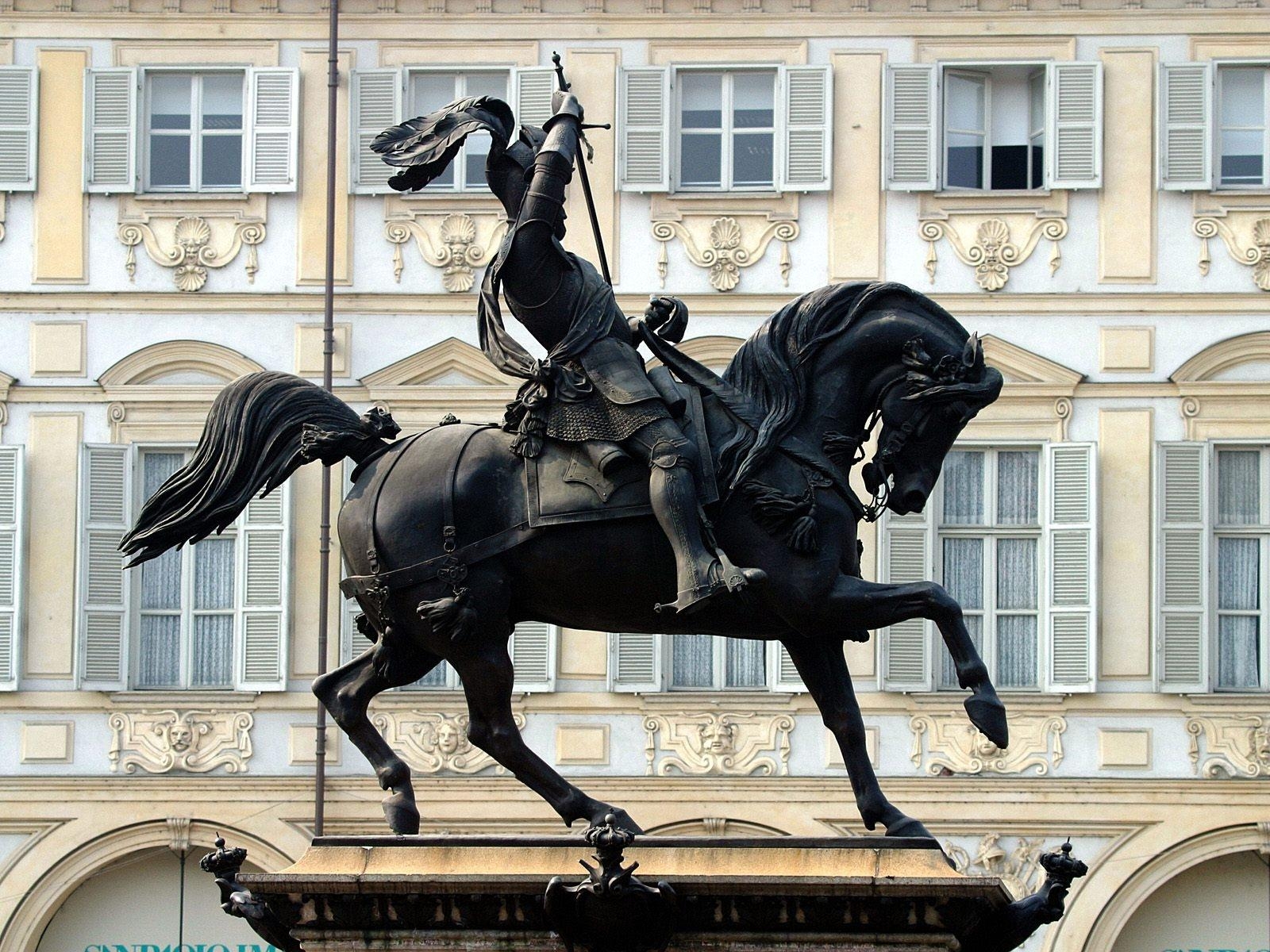 1600x1200 Statue Of The Duke Of Savoy San Carlo Square Turin Italy, Free, Desktop