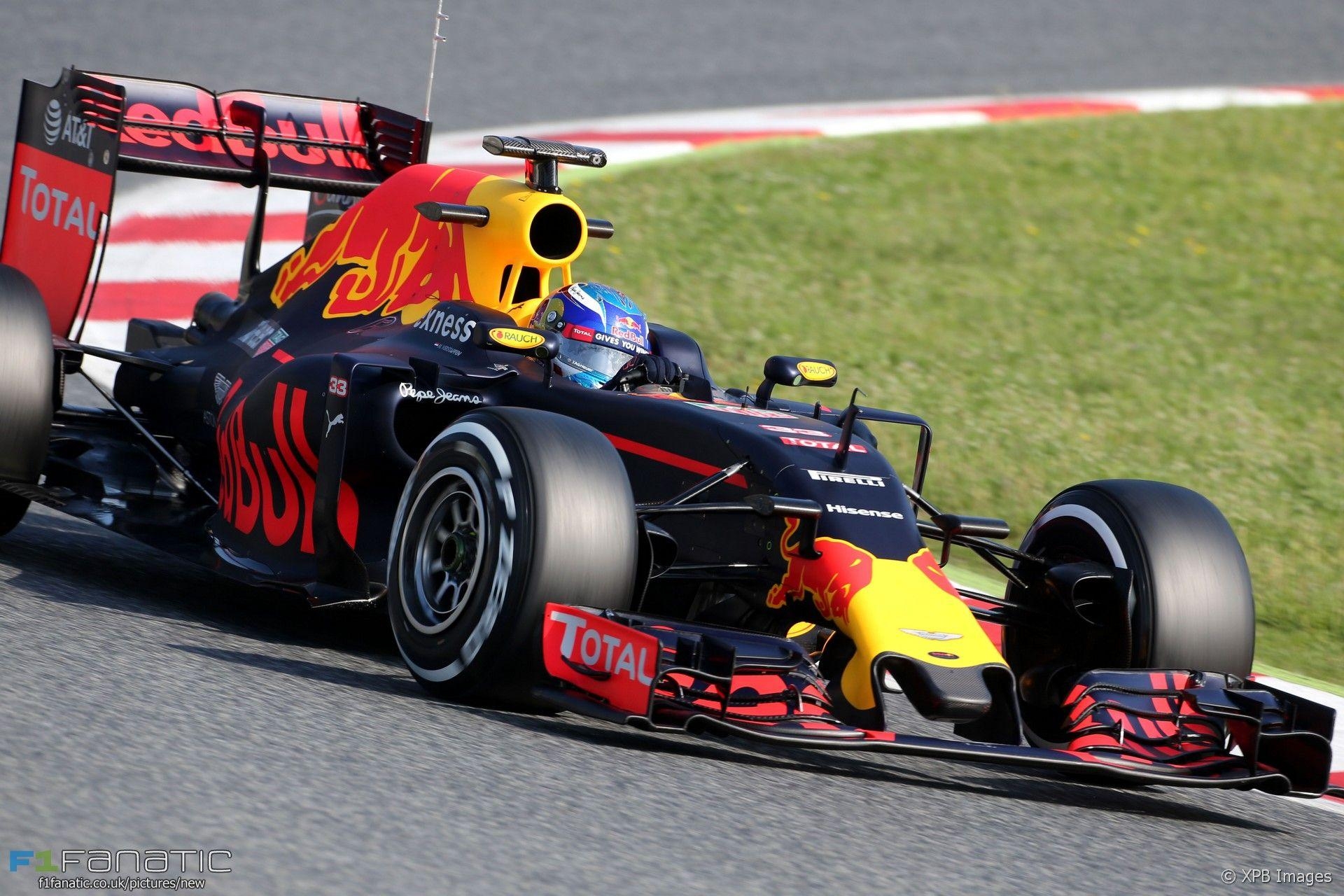 1920x1280 Max Verstappen, Red Bull, Circuit de Catalunya, 2016 · F1 Fanatic, Desktop