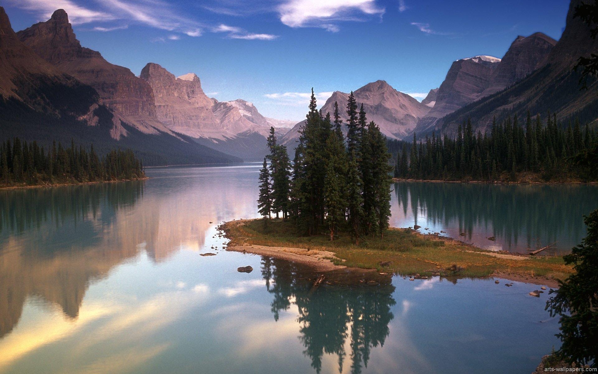 1920x1210 Download 1080p Canada Wallpaper: The Home Of The Grizzly Bear, Desktop