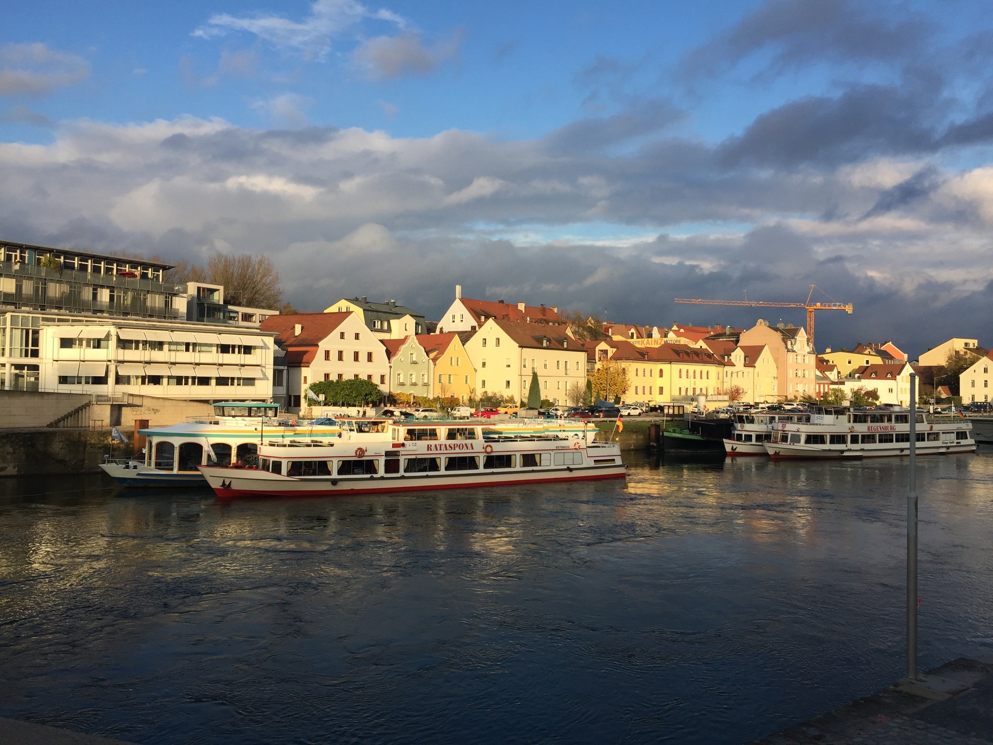 3270x2450 Free of Danube River Regensburg Germany, Desktop