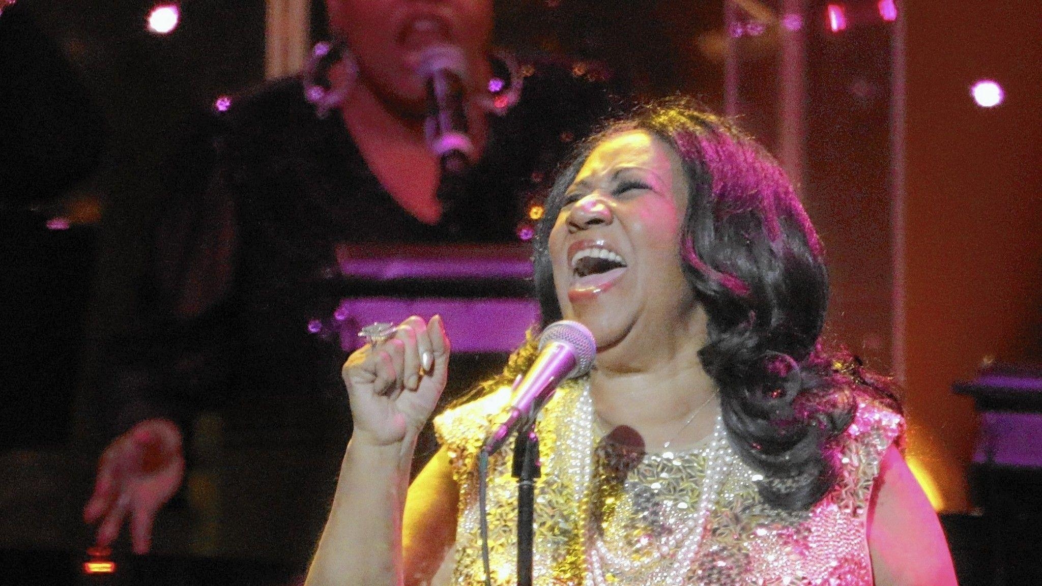 2050x1160 Aretha Franklin, in top form, takes flight at Microsoft Theater, Desktop