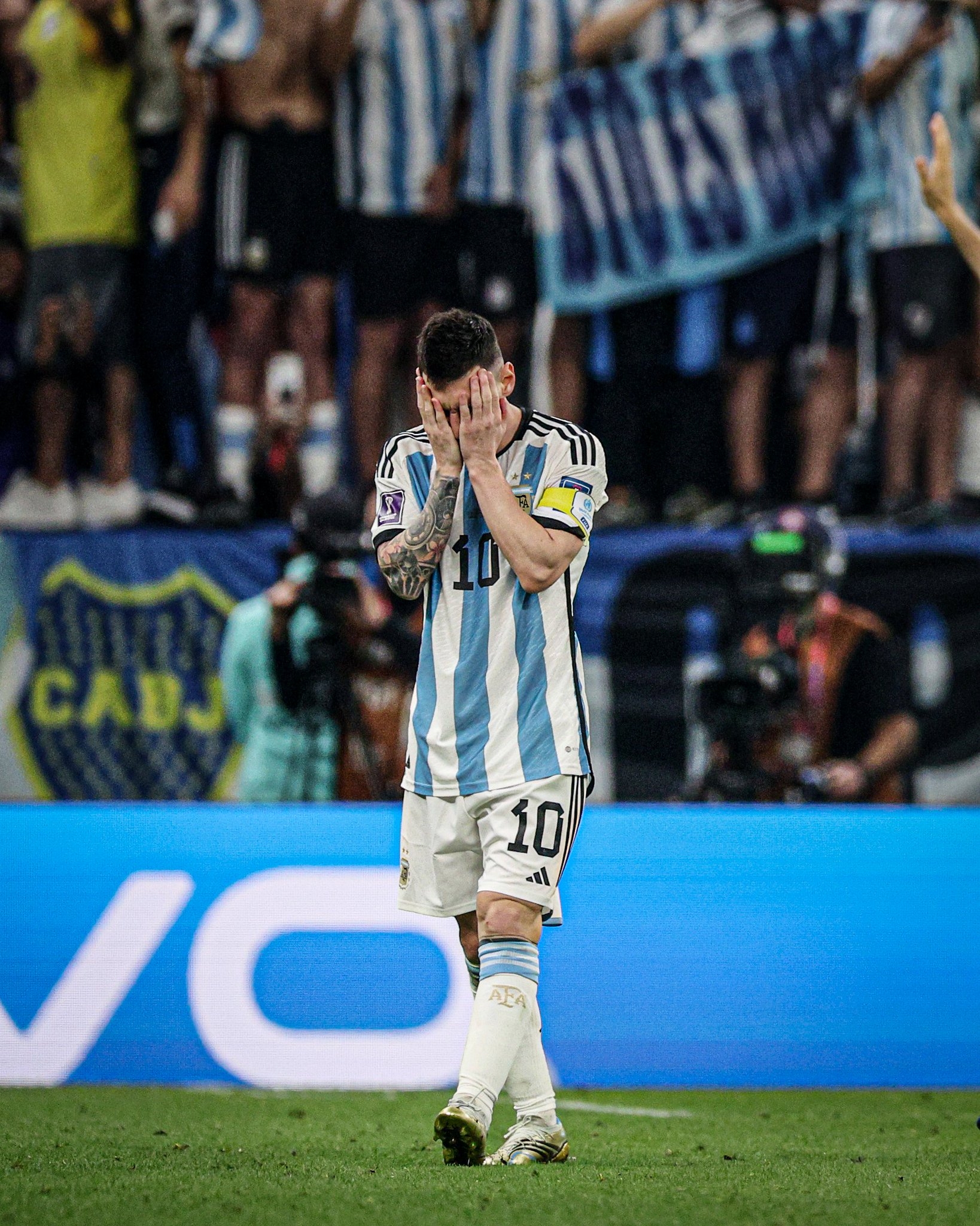 1640x2050 GOAL of joy from Lionel Messi, Phone