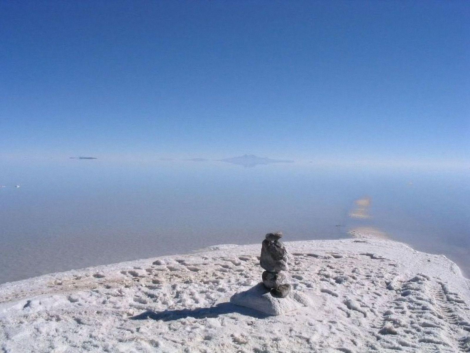 1600x1200 Amazing Uyuni Bolivia wallpaper. Amazing Uyuni Bolivia, Desktop