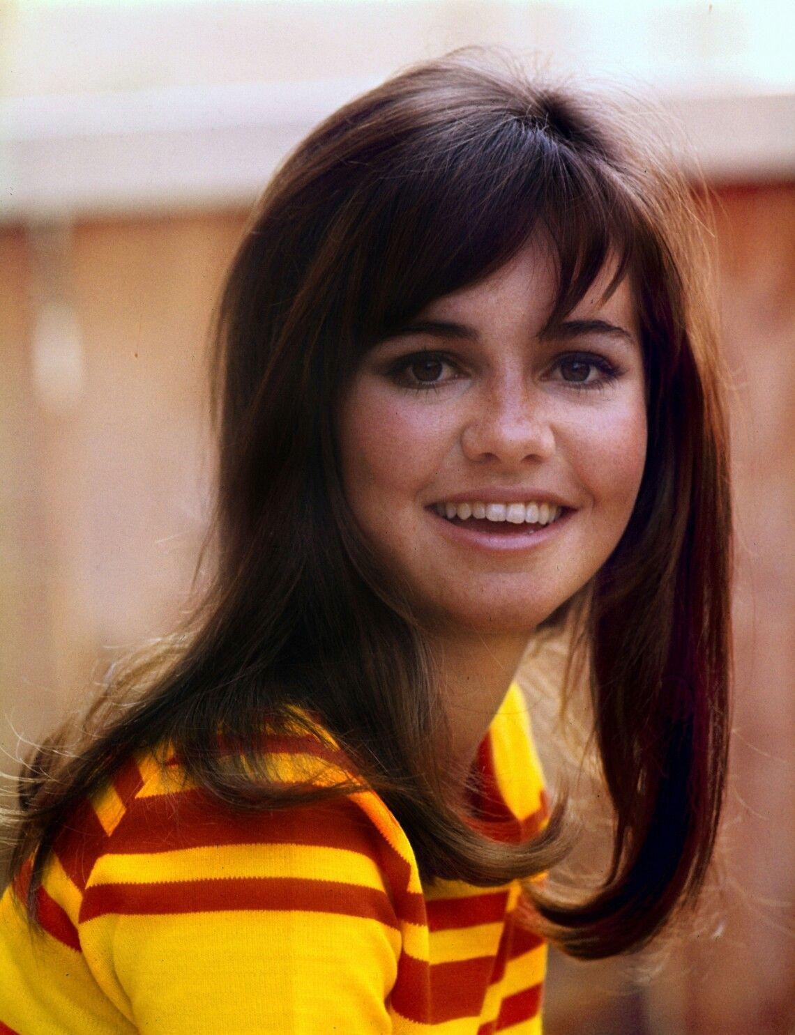 1140x1490 SALLY FIELD. Awesome Actress, Beautiful Woman. Sally, Phone