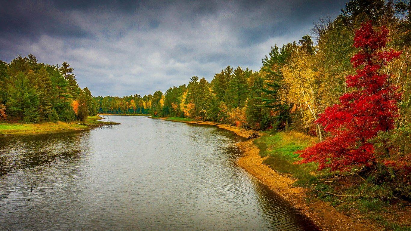 1370x770 Autumn Riverbank State Park Hudson River In Manhattan County New, Desktop