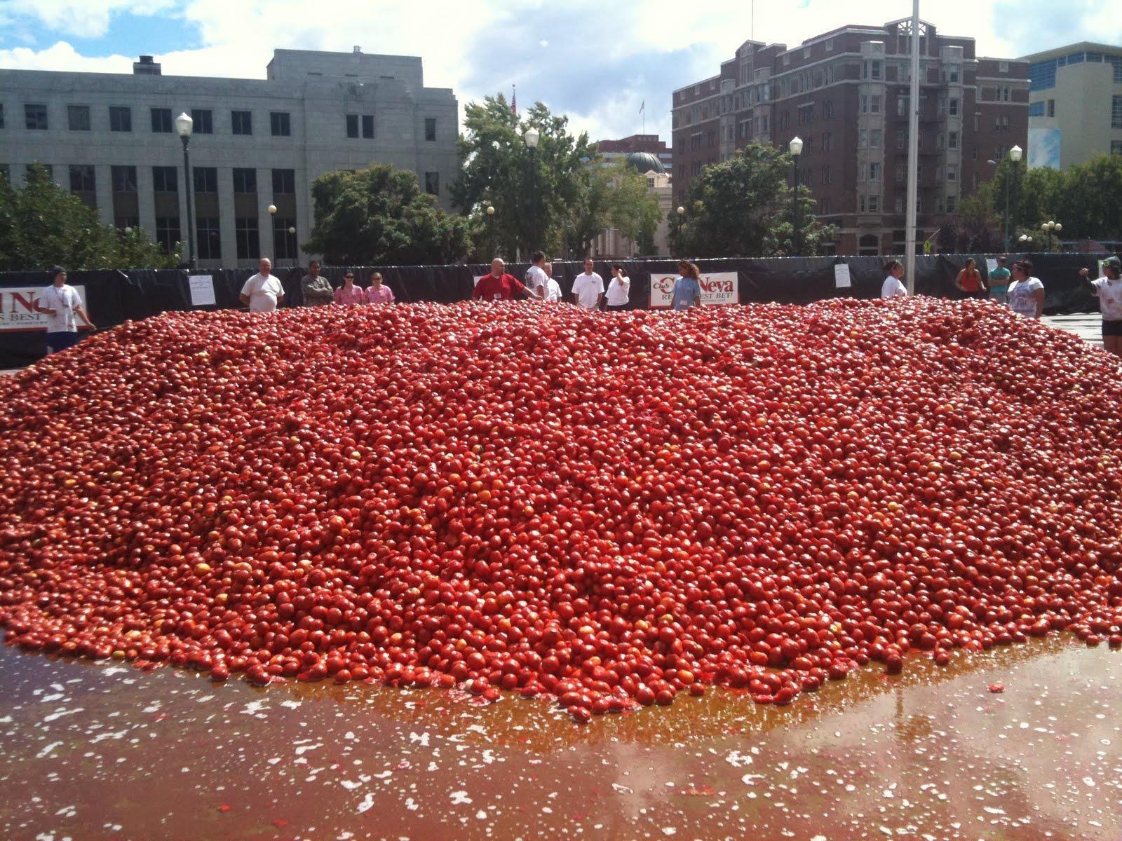 1600x1200 Food Fight, Spanish Style The Market, Desktop