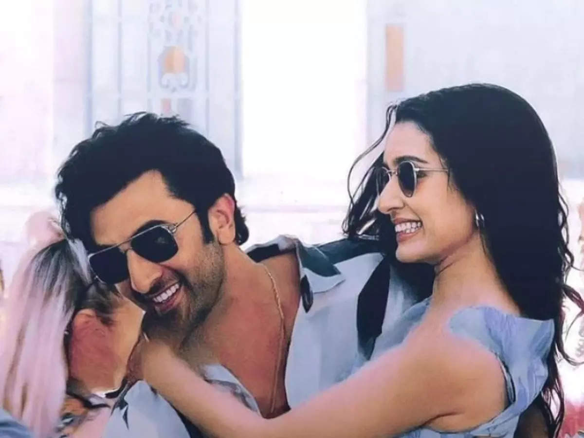 1200x900 Tu Jhoothi Main Makkar Collection: 'Tu Jhoothi Main Makkar' Revives Rom Com Genre; Ranbir Kapoor Starrer Mints Over Rs 26 Cr Within 2 Days Of Release Economic Times, Desktop