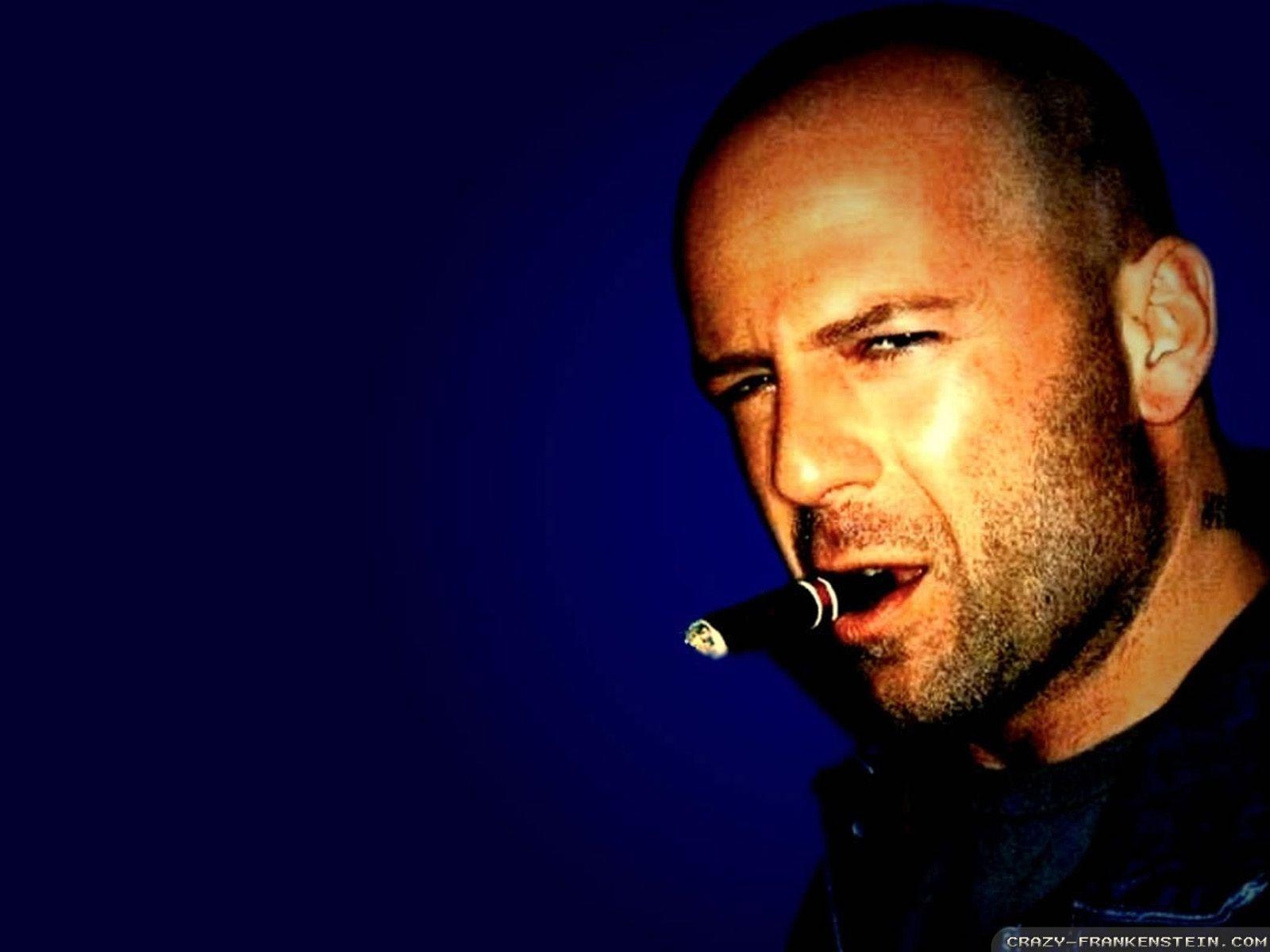 1600x1200 Bruce Willis wallpaper, Desktop