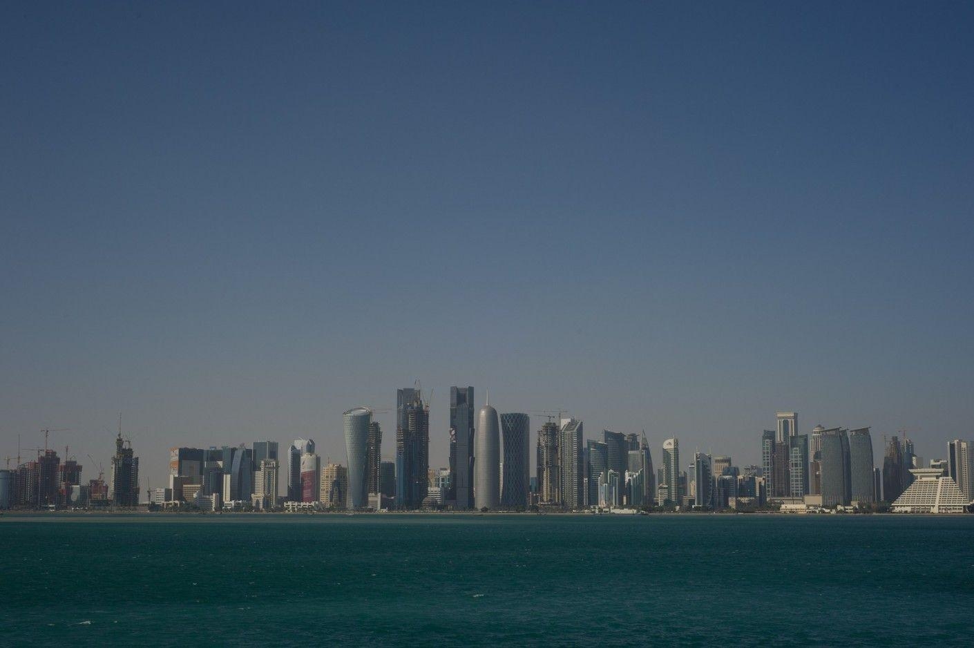 1410x940 Doha Skyline City Picture, Desktop