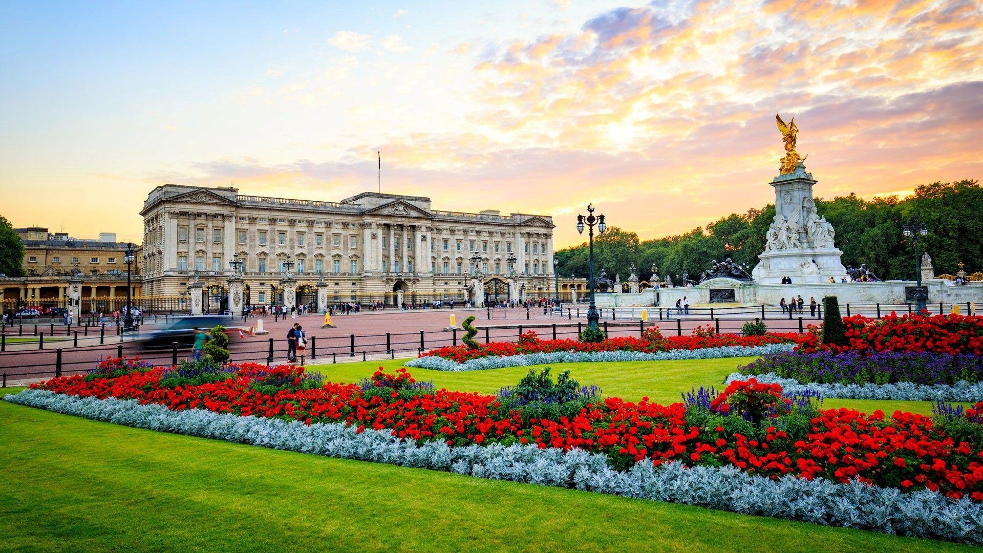 1920x1080 Famous Buckingham Palace in England, Desktop