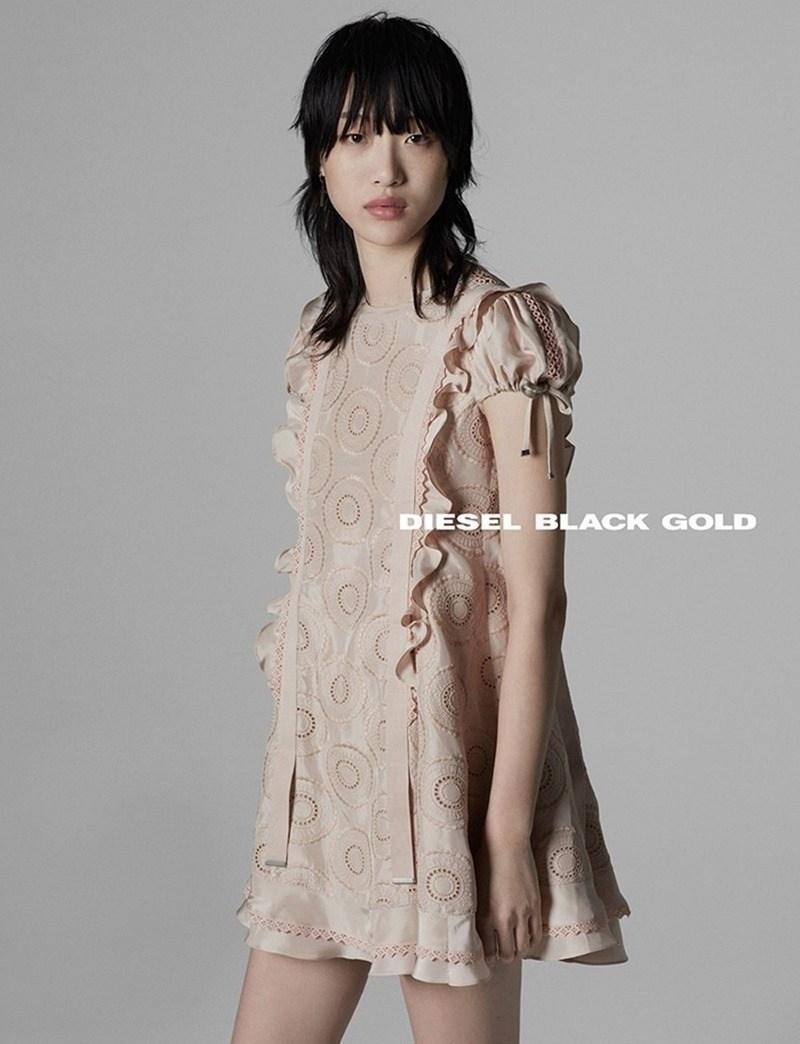 800x1050 CAMPAIGN: Sora Choi & Akos Sogor for Diesel Black Gold Spring 2017, Phone