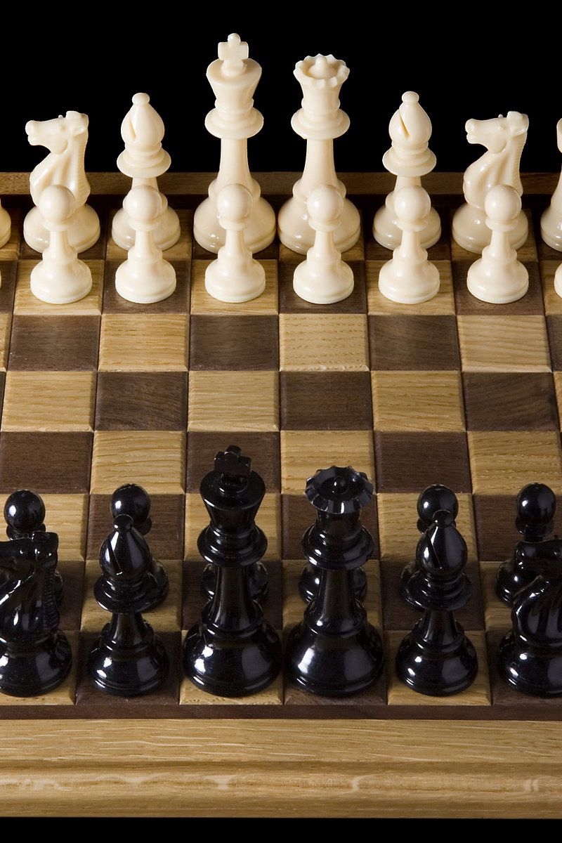 800x1200 Download Wallpaper  Board, Game, Chess, Party, Figures, Black, White Iphone 4s 4 For Parallax HD Background, Phone