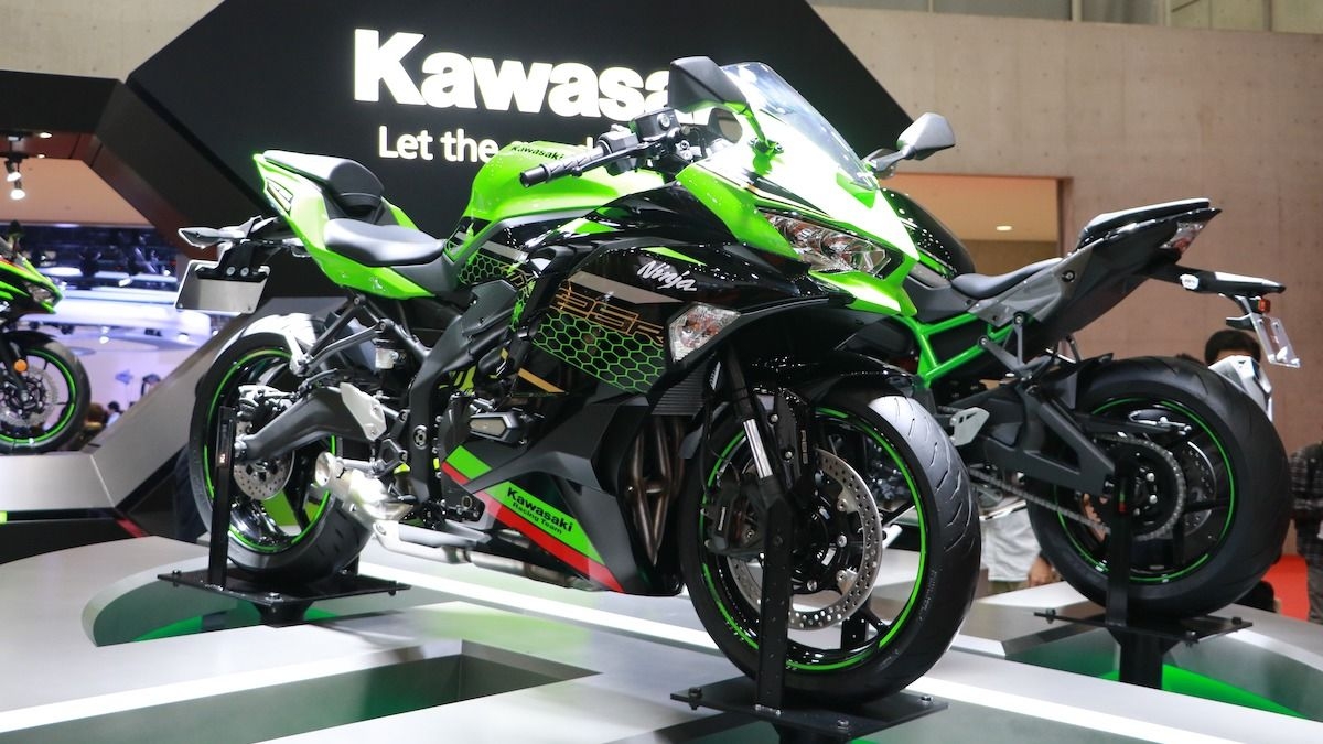 1200x680 Listen To The Screaming 2020 Kawasaki ZX 25R!, Desktop