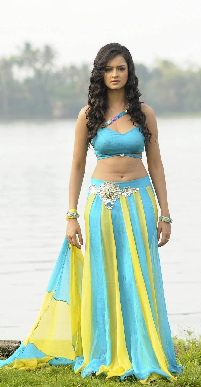 670x1280 Shanvi Srivastava Wallpaper, Phone