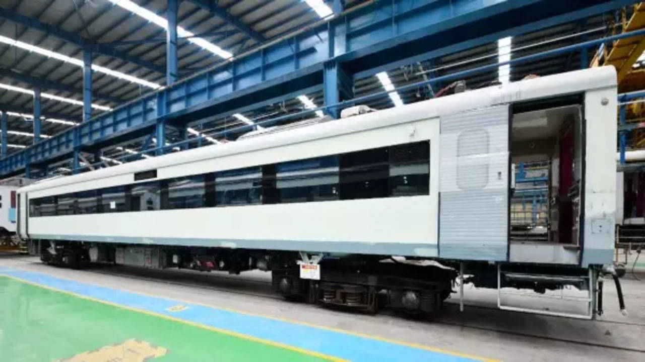 1280x720 Vande Bharat Train: 15 new features Indian Railways passengers can look forward to; see pics. India Business News of India, Desktop