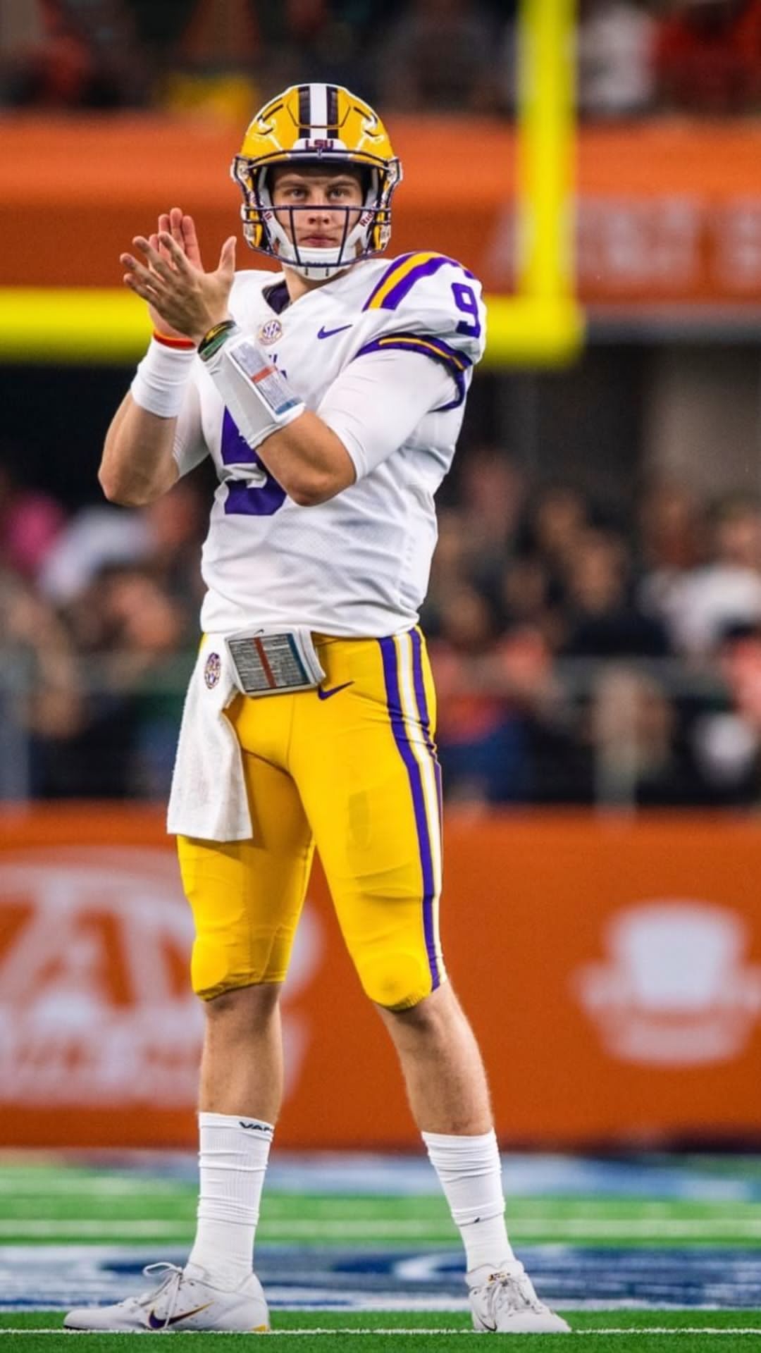 1080x1920 Wallpaper Joe Burrow. Lsu football, Lsu tigers football, Joe burrow, Phone