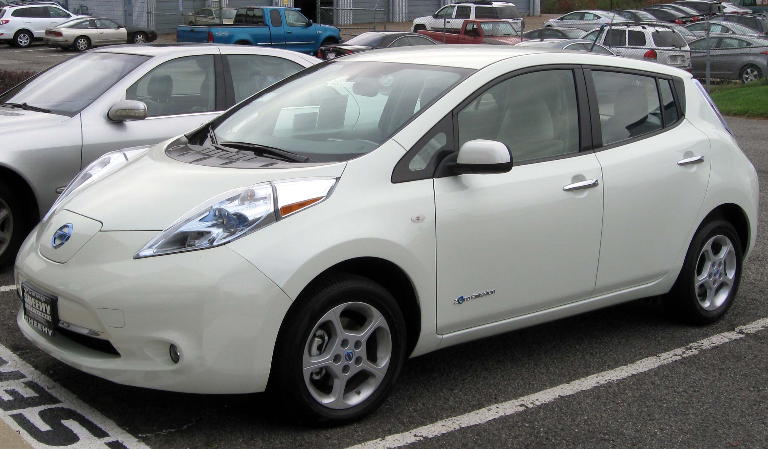 2550x1490 Nissan Leaf Photo and Wallpaper, Desktop