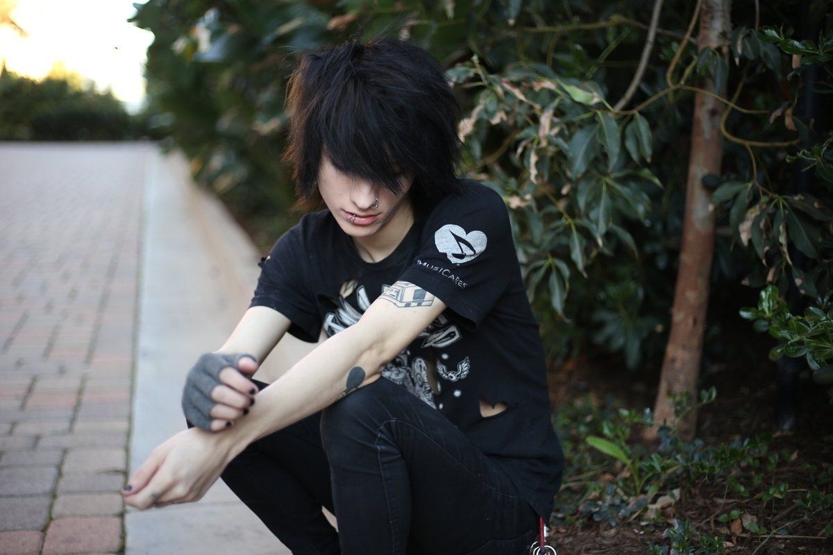 1200x800 Johnnie Guilbert. Twitter. Johnnie guilbert, Cute emo guys, Hot emo boys, Desktop