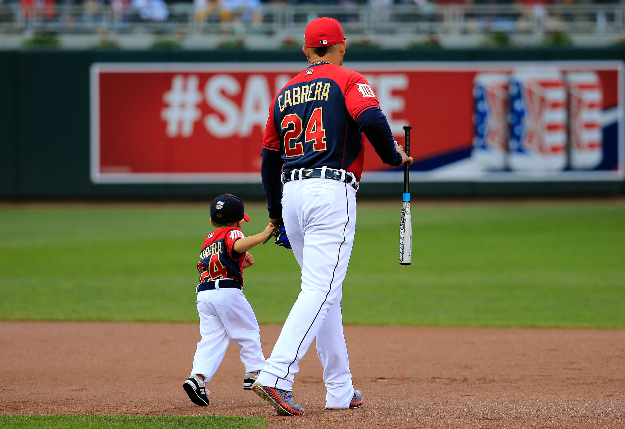 2040x1410 Miguel Cabrera and his cute boy at the Home Run Derby You Boys, Desktop