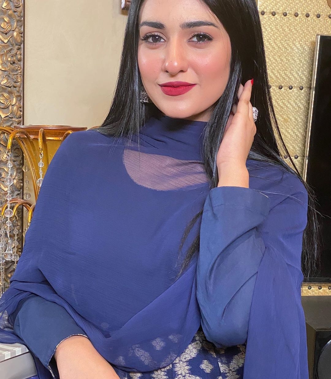 1080x1240 Beautiful Sarah Khan on the Set of her New Drama Sabaat. Pakistani Drama Celebrities, Phone