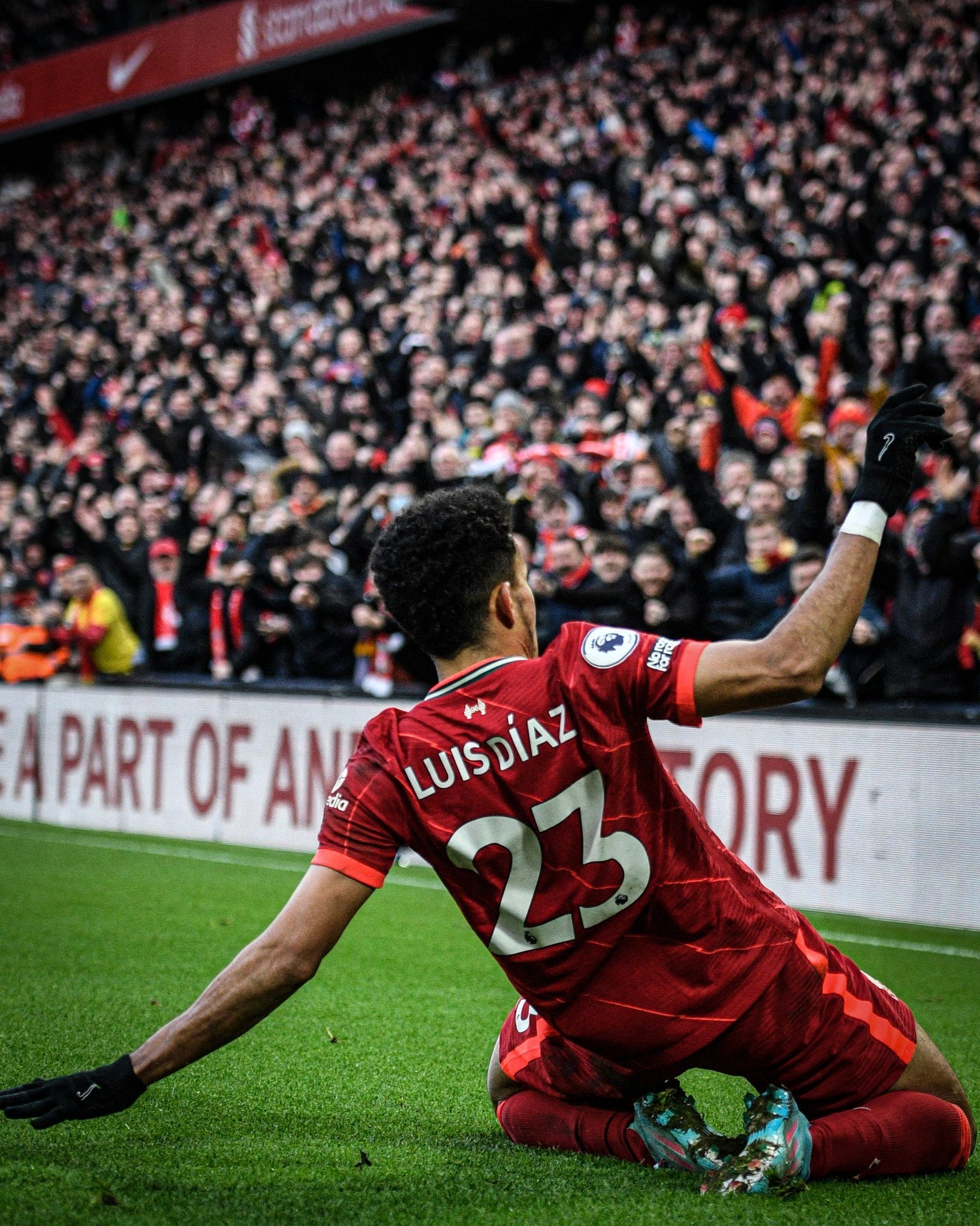 1640x2050 GOAL India Liverpool goal in front of the Kop for Luis Diaz ❤️, Phone