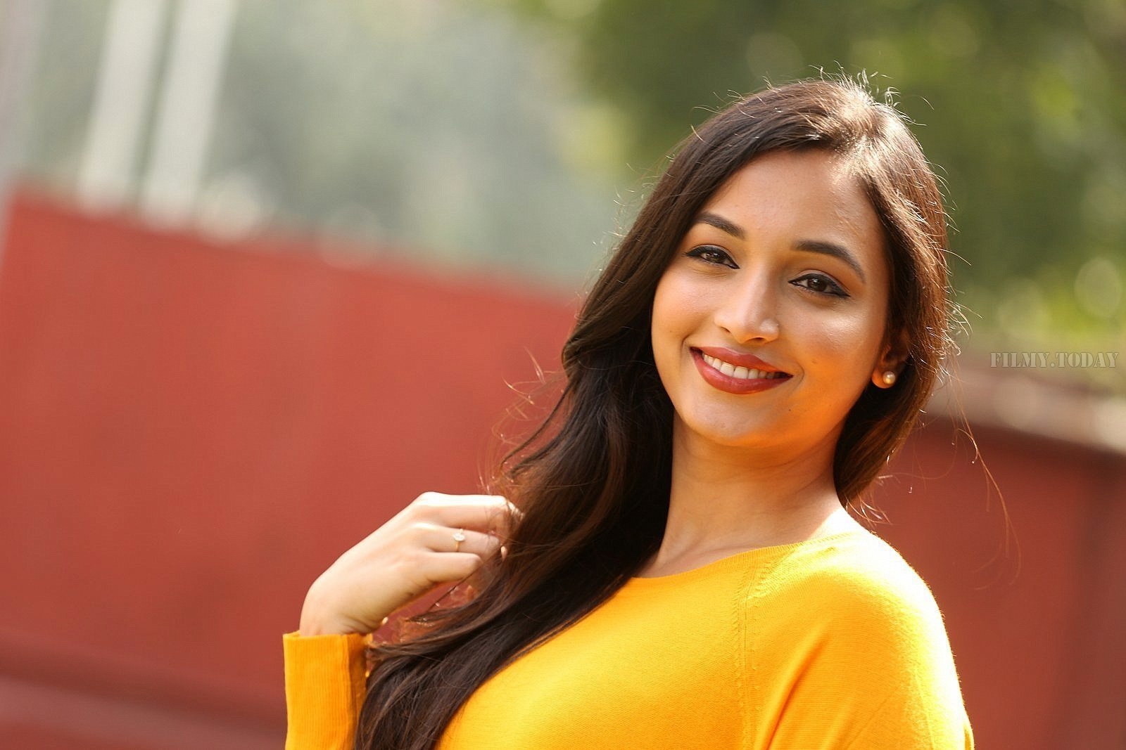 1600x1070 Picture 1618447. Srinidhi Shetty Telugu Version Success Meet Photo, Desktop