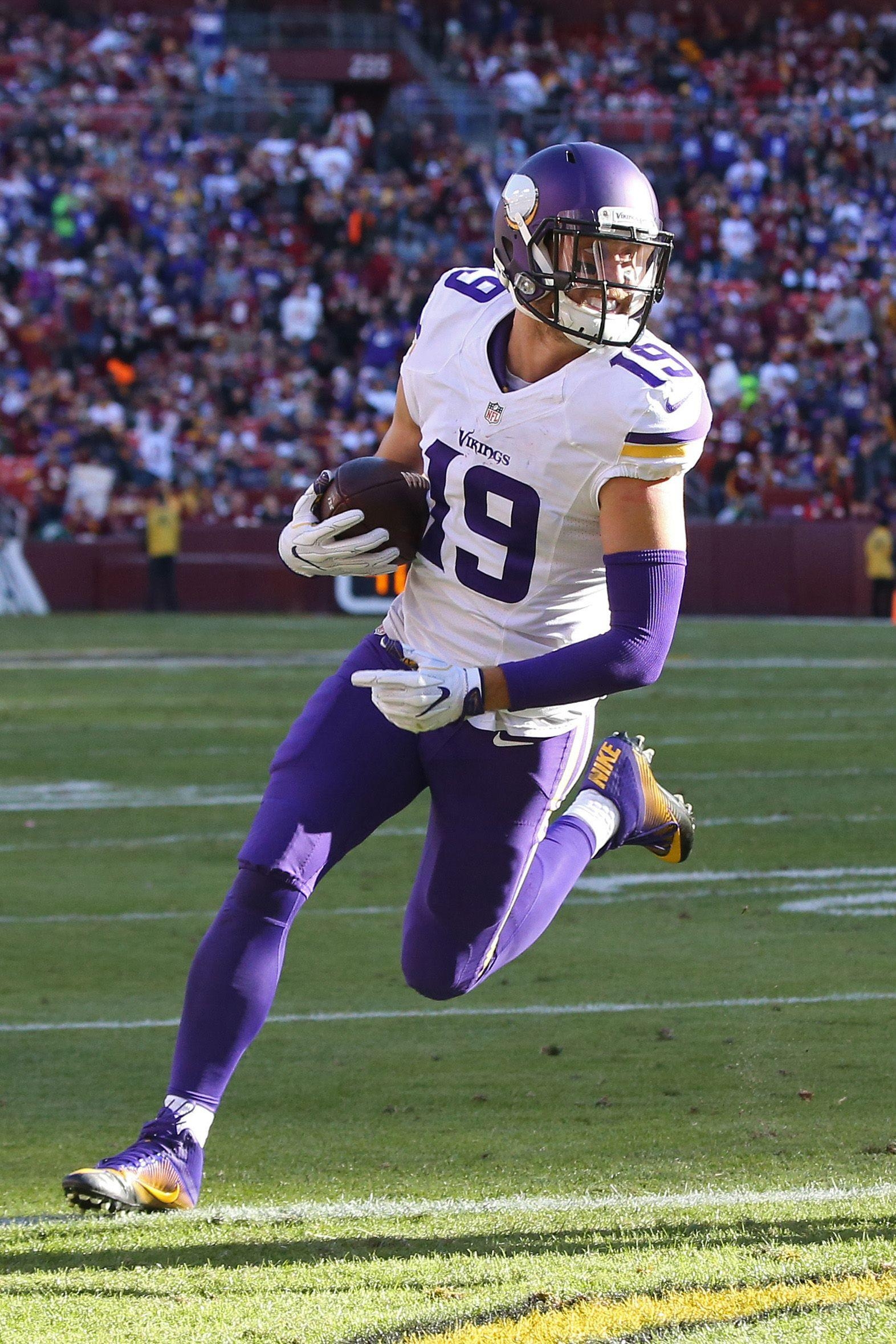 1580x2360 Adam Thielen, Phone