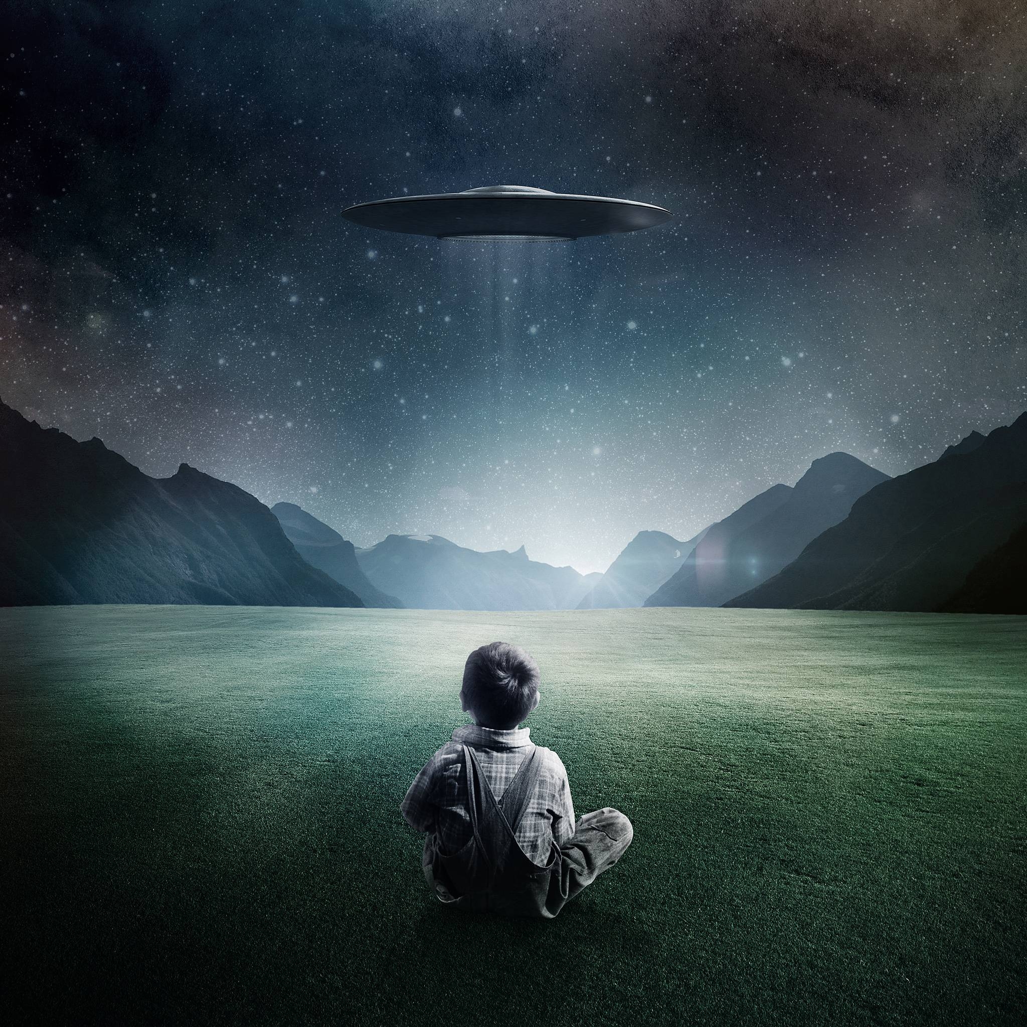 2050x2050 3D Ufo Wallpaper, Phone